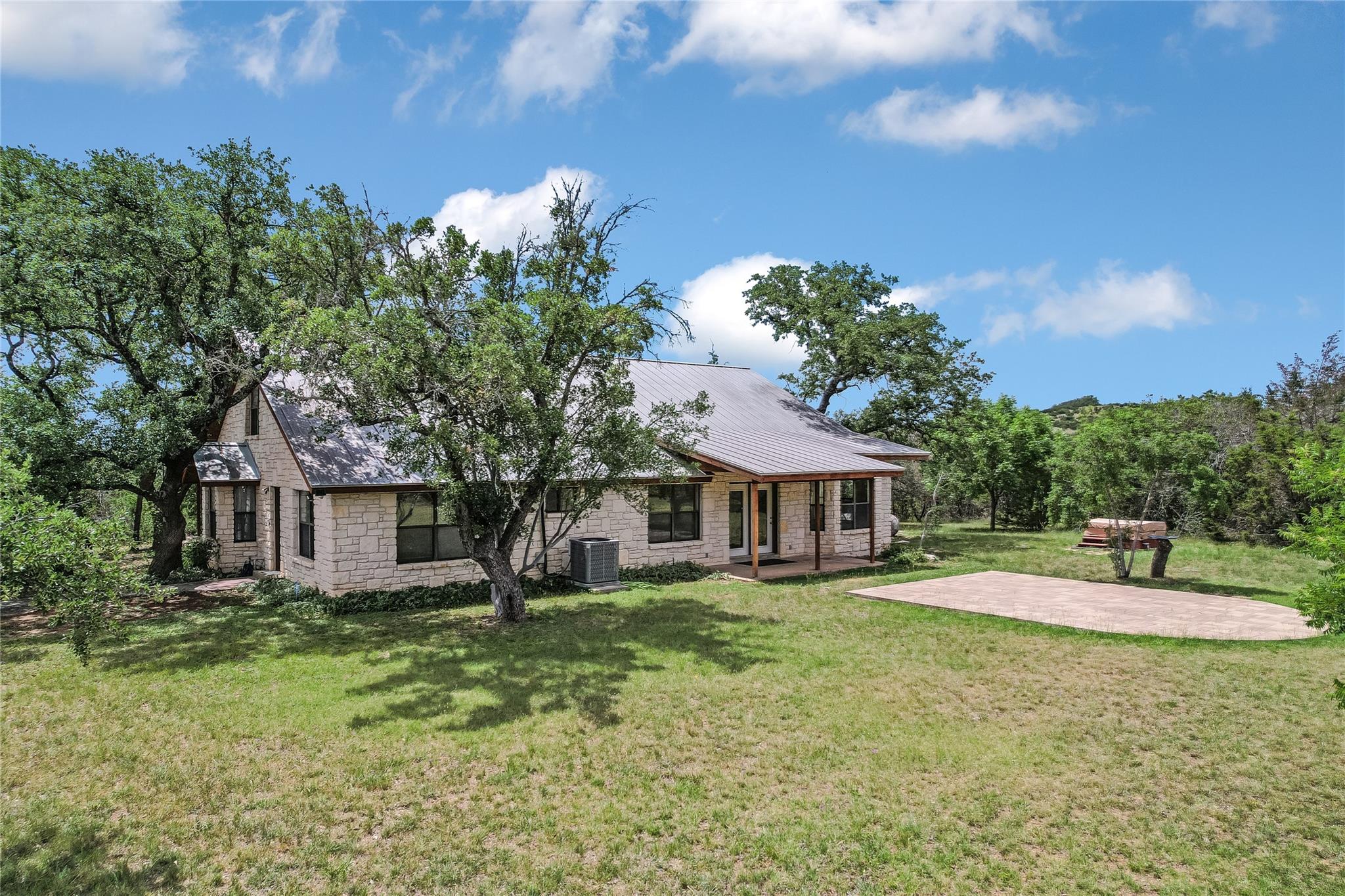 Spicewood, Texas, 78669, United States, ,3 BathroomsBathrooms,Residential,Active,1832331