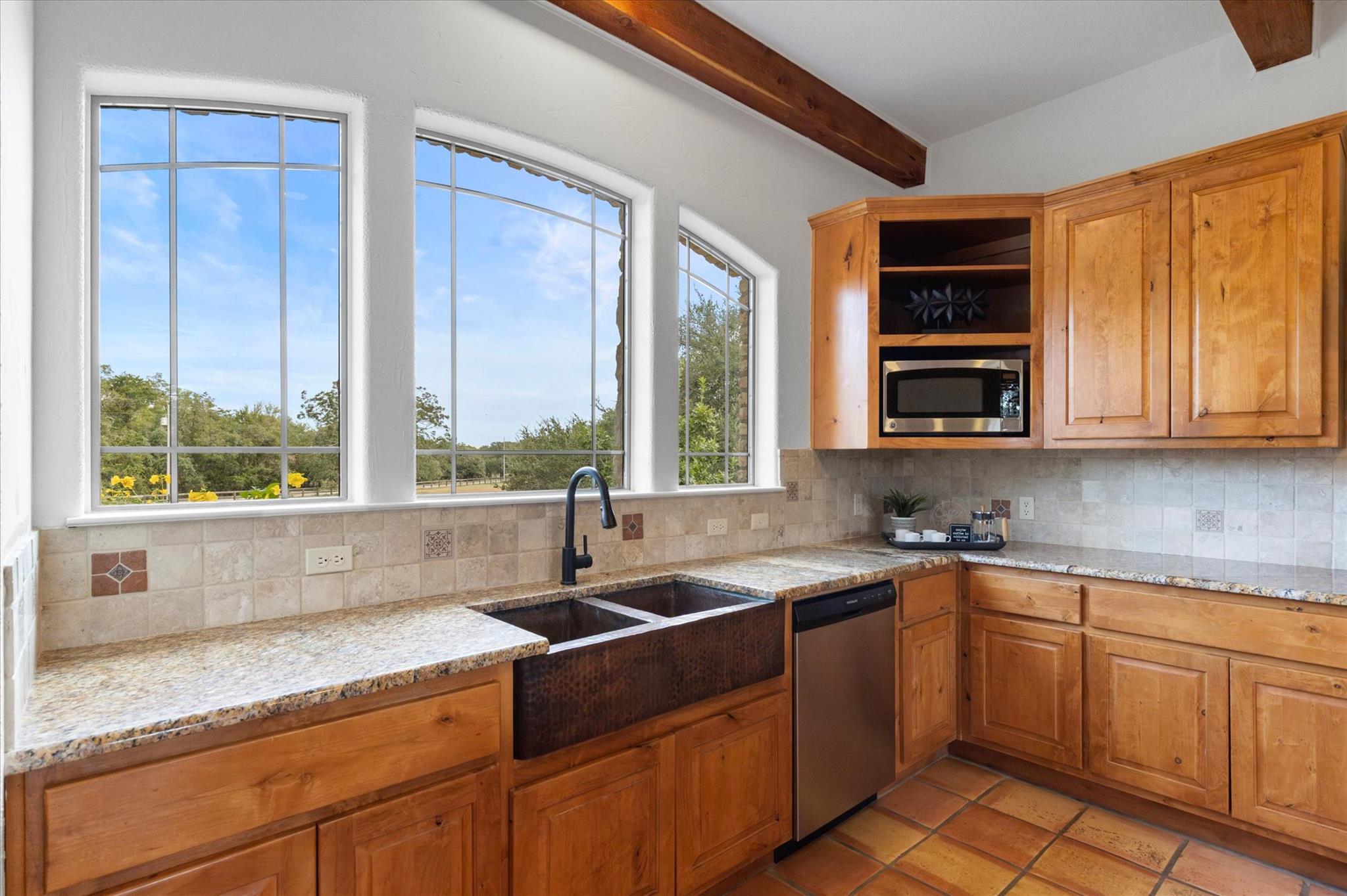 Smithville, Texas, 78957, United States, 4 Bedrooms Bedrooms, ,3 BathroomsBathrooms,Residential,Active,1933712