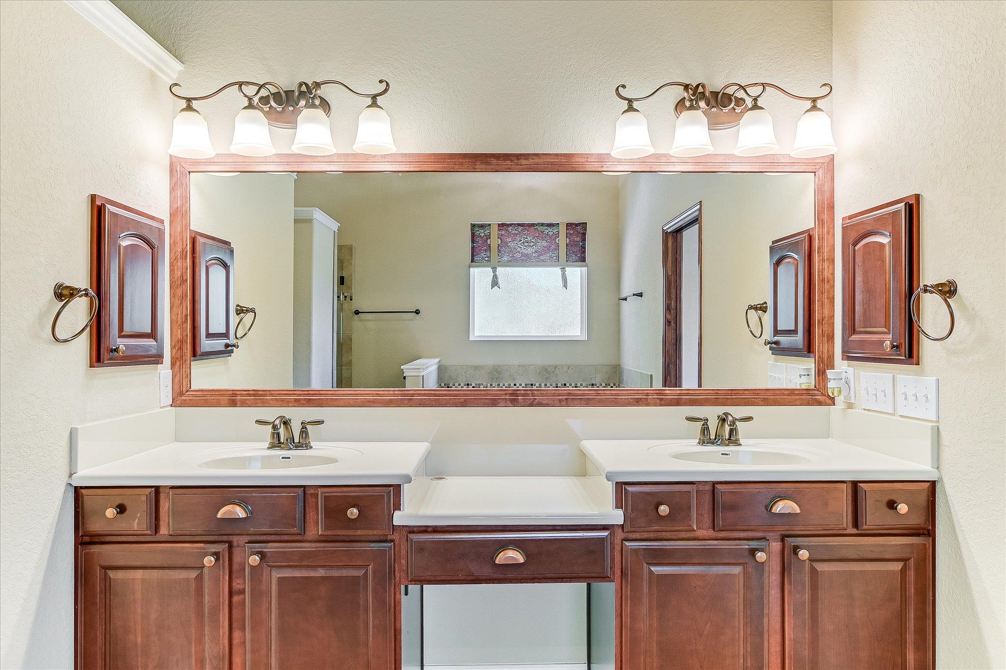 Canyon Lake, Texas, 78133, United States, 4 Bedrooms Bedrooms, ,5 BathroomsBathrooms,Residential,Active,1765078