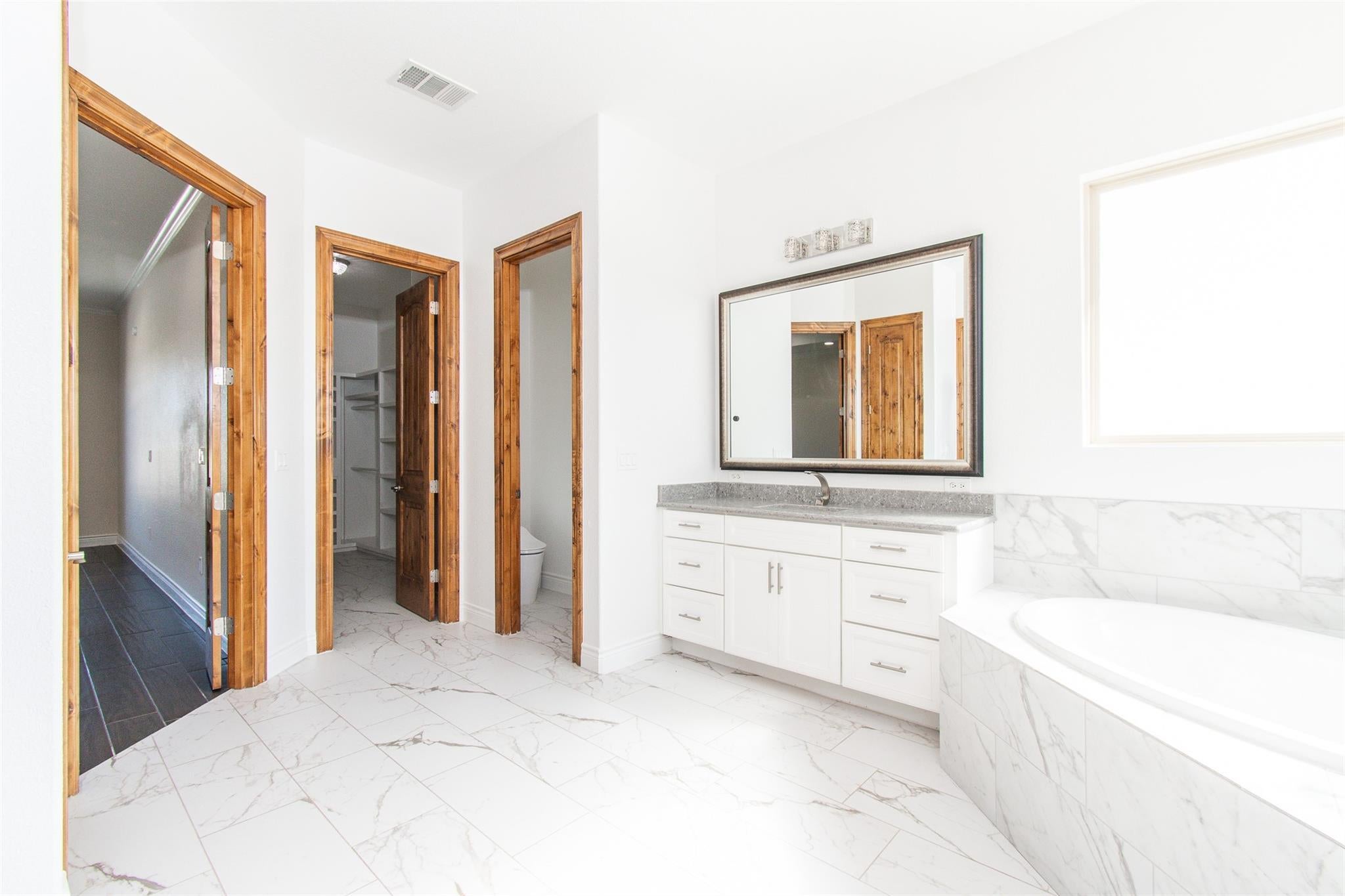 Georgetown, Texas, 78626, United States, ,3 BathroomsBathrooms,Residential,Active,1701682