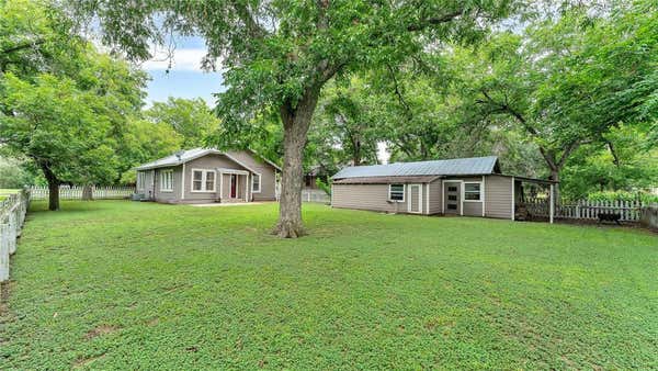 409 N AVENUE G, SHINER, TX 77984, photo 5 of 40