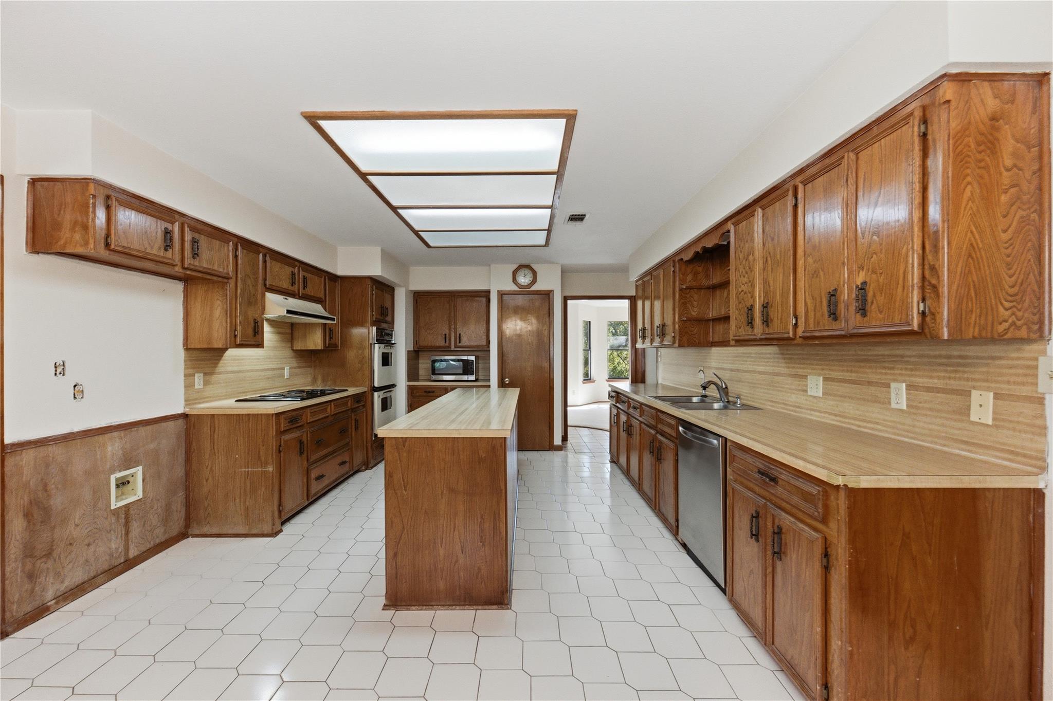 Austin, Texas, 78726, United States, 4 Bedrooms Bedrooms, ,4 BathroomsBathrooms,Residential,Active,1992545