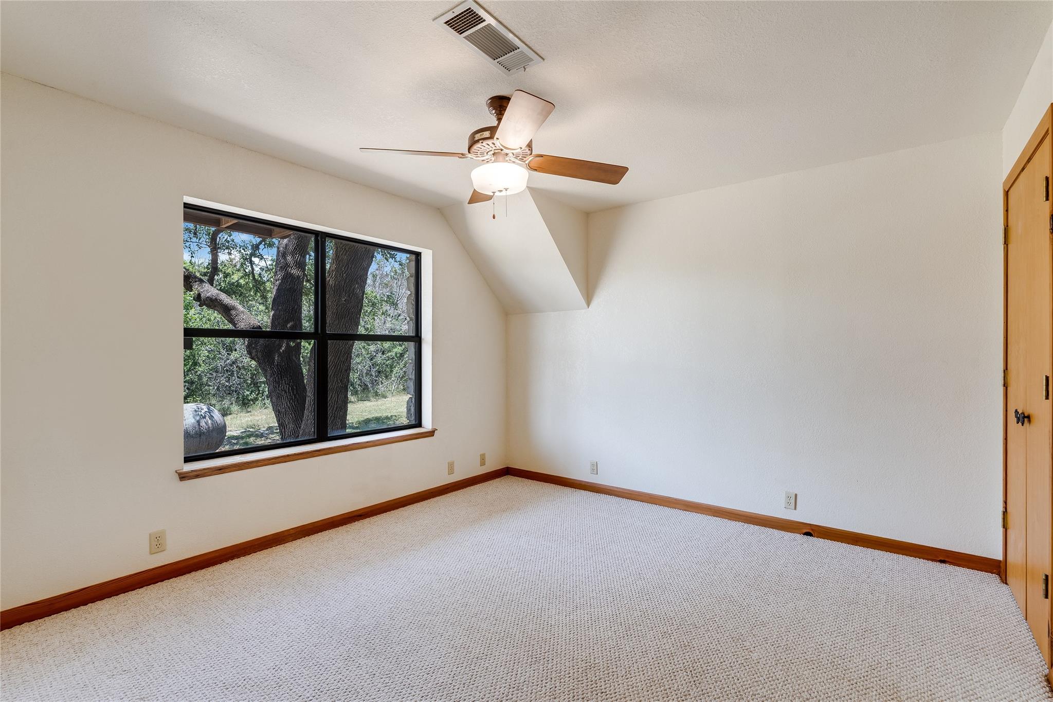 Spicewood, Texas, 78669, United States, ,3 BathroomsBathrooms,Residential,Active,1832331