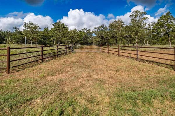 7176 ANCHOR RANCH LOOP, FLATONIA, TX 78941 - Image 1