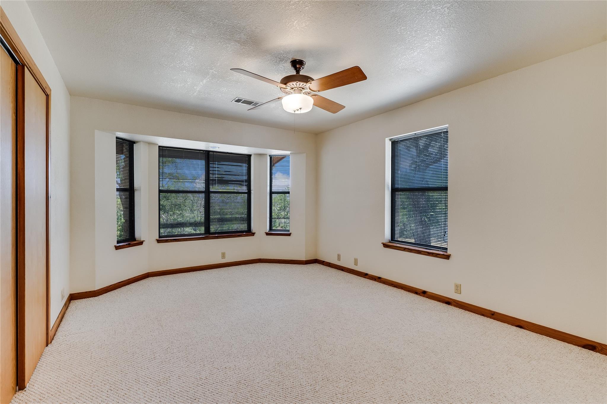 Spicewood, Texas, 78669, United States, ,3 BathroomsBathrooms,Residential,Active,1832331