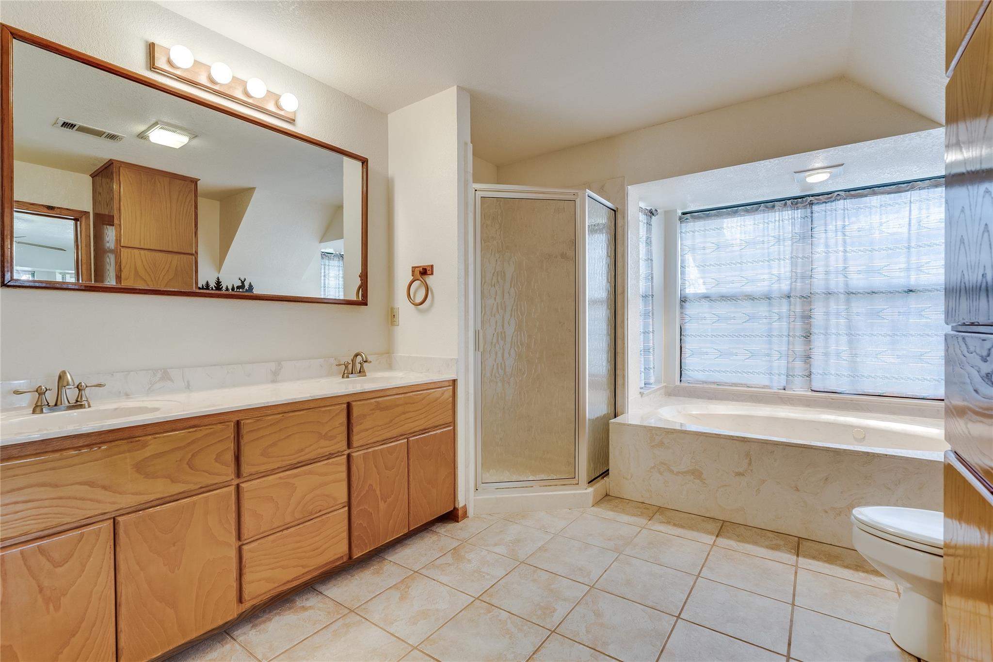 Spicewood, Texas, 78669, United States, ,3 BathroomsBathrooms,Residential,Active,1832331