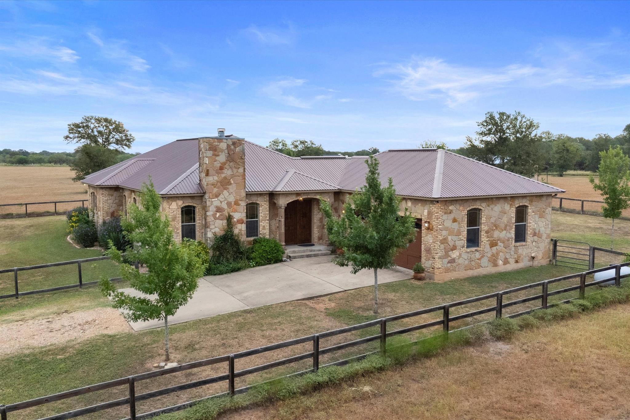 Smithville, Texas, 78957, United States, 4 Bedrooms Bedrooms, ,3 BathroomsBathrooms,Residential,Active,1933712