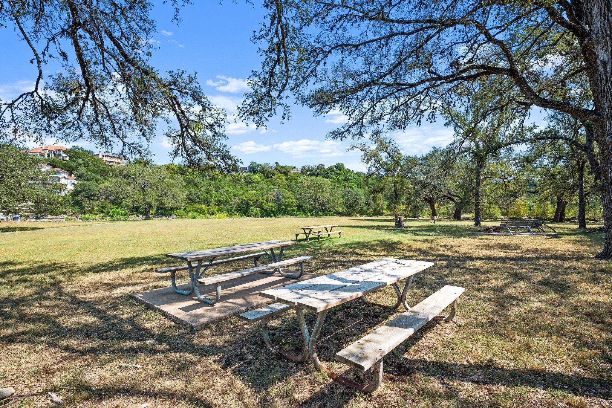 Lakeway, Texas, 78734, United States, 4 Bedrooms Bedrooms, ,3 BathroomsBathrooms,Residential,Active,1945096