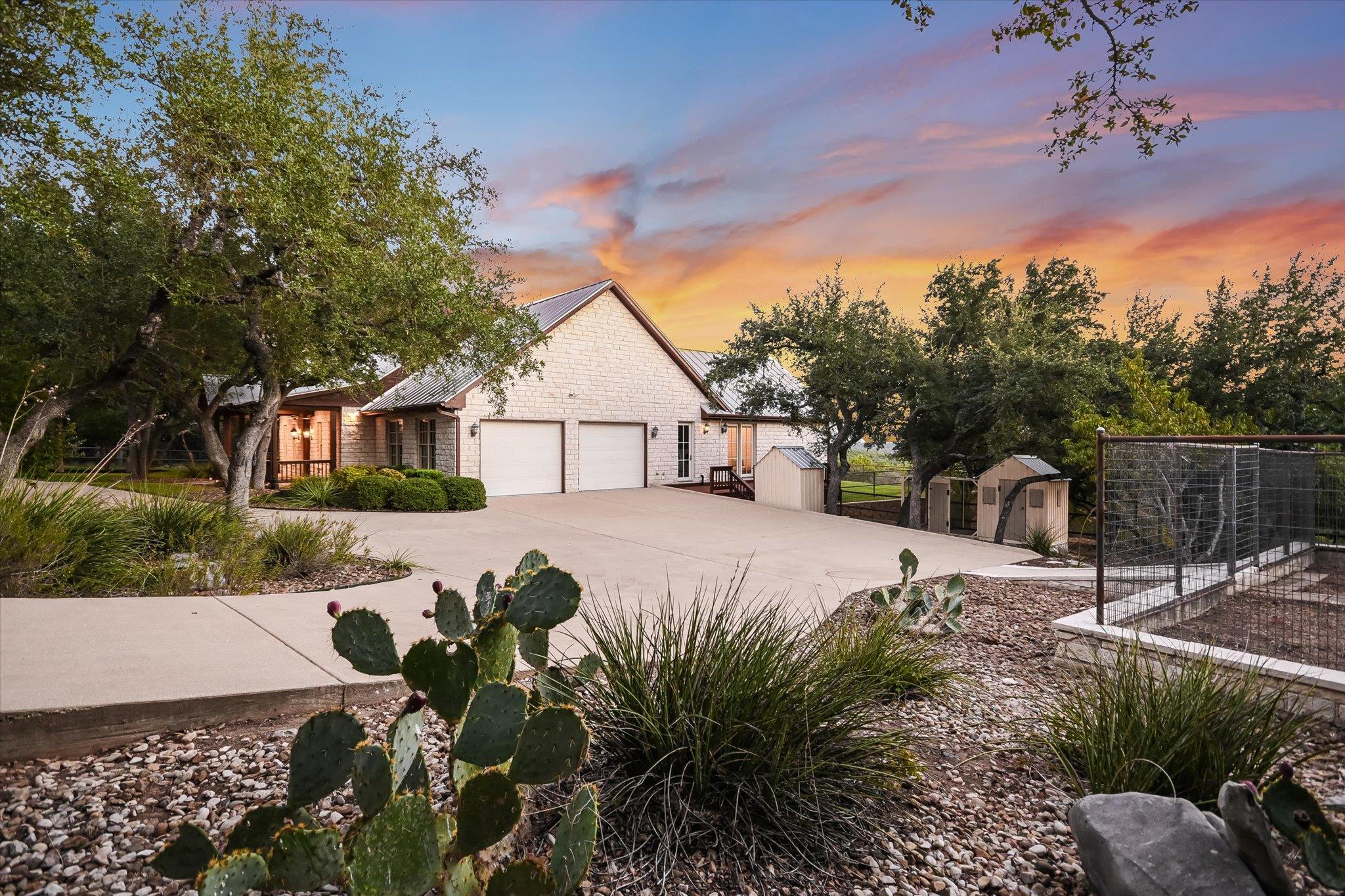 Wimberley, Texas, 78676, United States, 5 Bedrooms Bedrooms, ,4 BathroomsBathrooms,Residential,Active,1973530