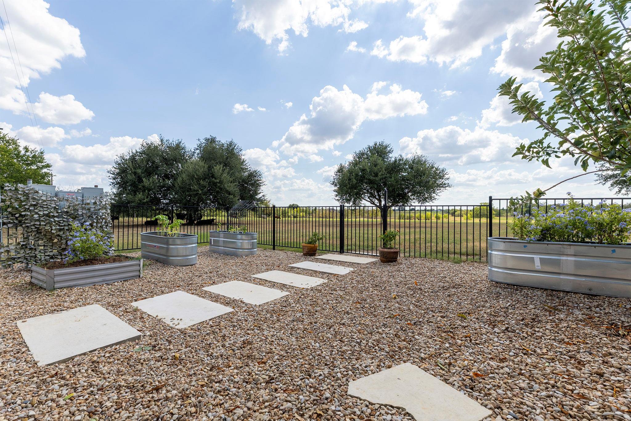 Elgin, Texas, 78621, United States, 5 Bedrooms Bedrooms, ,4 BathroomsBathrooms,Residential,Active,1945098
