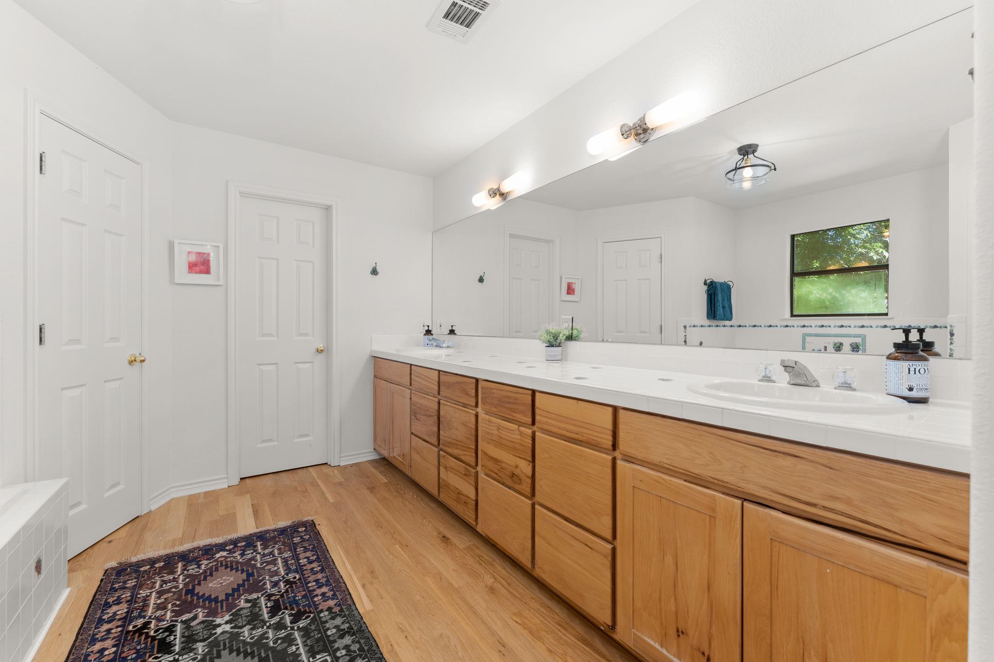 Spicewood, Texas, 78669, United States, 4 Bedrooms Bedrooms, ,3 BathroomsBathrooms,Residential,Active,1987243