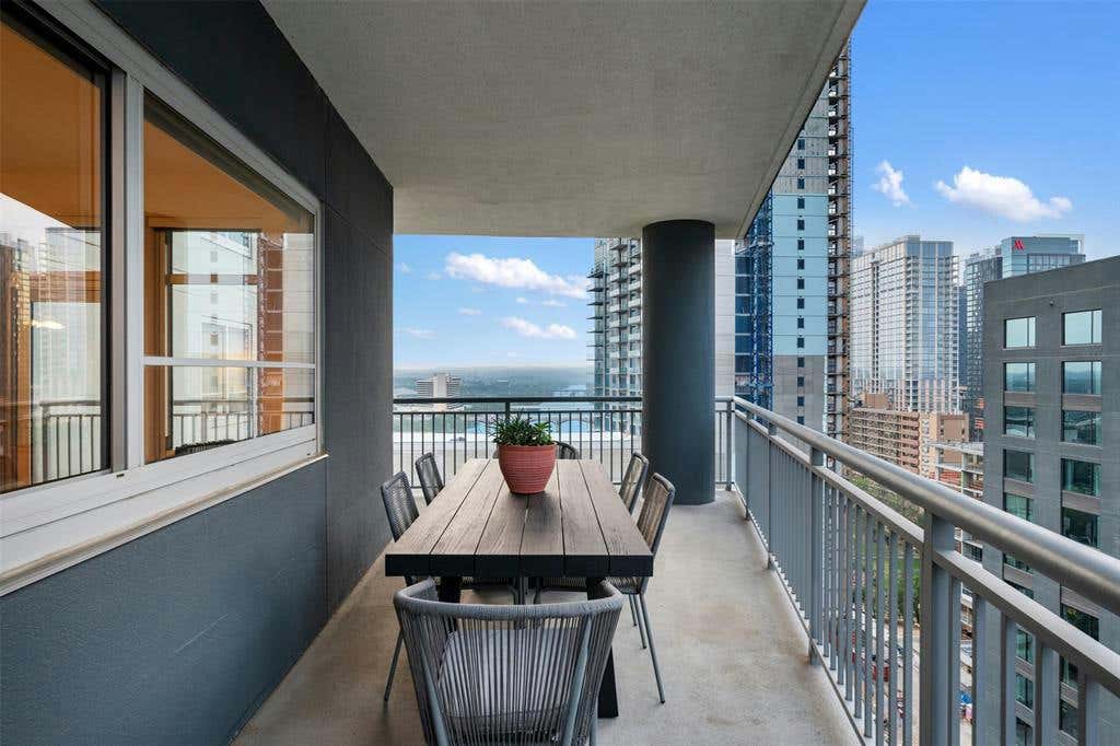 603 DAVIS ST APT 1704, AUSTIN, TX 78701, photo 1 of 30