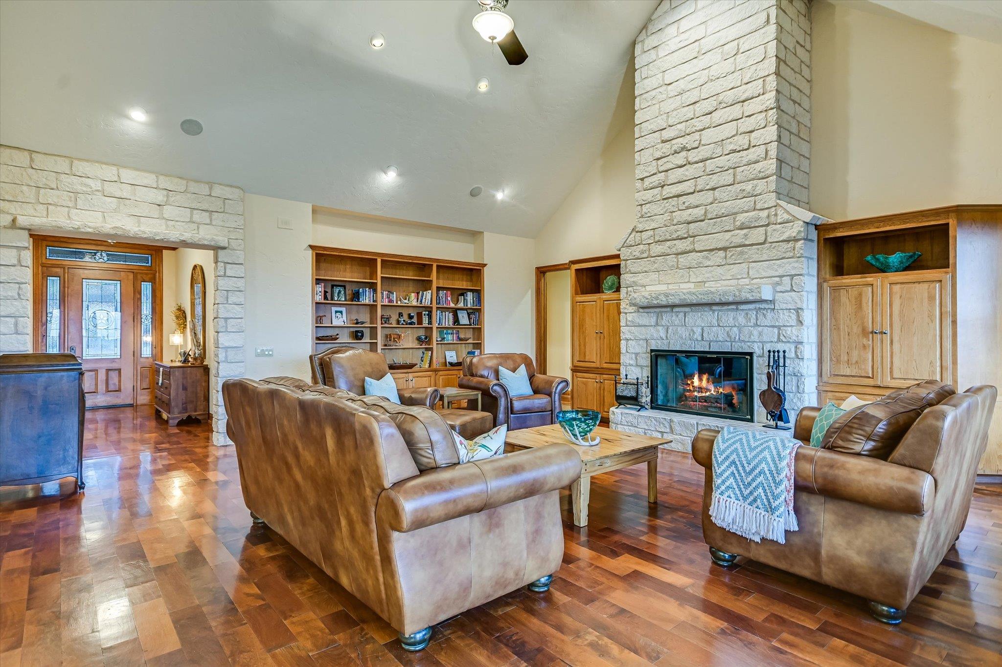 Wimberley, Texas, 78676, United States, 5 Bedrooms Bedrooms, ,4 BathroomsBathrooms,Residential,Active,1973530