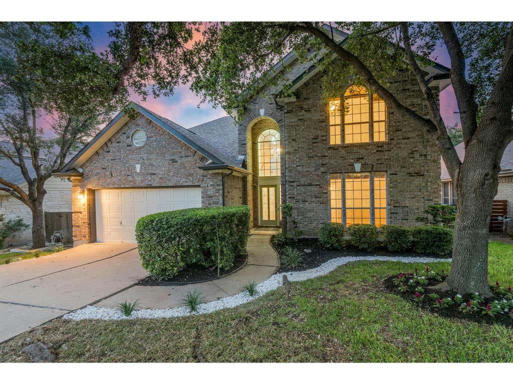 9204 LA SIESTA BND, AUSTIN, TX 78749, photo 1 of 39