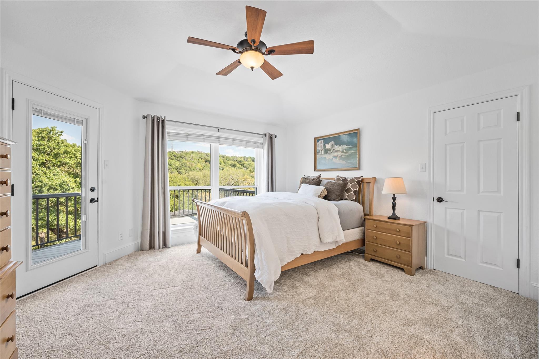 Lakeway, Texas, 78734, United States, 4 Bedrooms Bedrooms, ,3 BathroomsBathrooms,Residential,Active,1945096