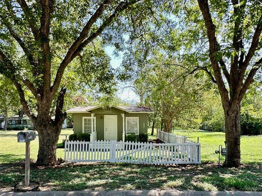 2021 PECAN ST, BASTROP, TX 78602 - Image 1