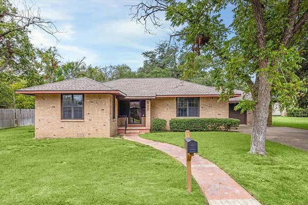 927 E WALNUT ST, LA GRANGE, TX 78945 - Image 1