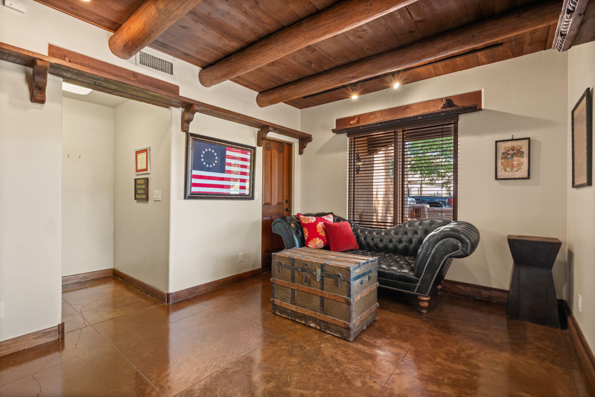 Los Ranchos, New Mexico, 87107, United States, 4 Bedrooms Bedrooms, ,6 BathroomsBathrooms,Residential,Active,1965830