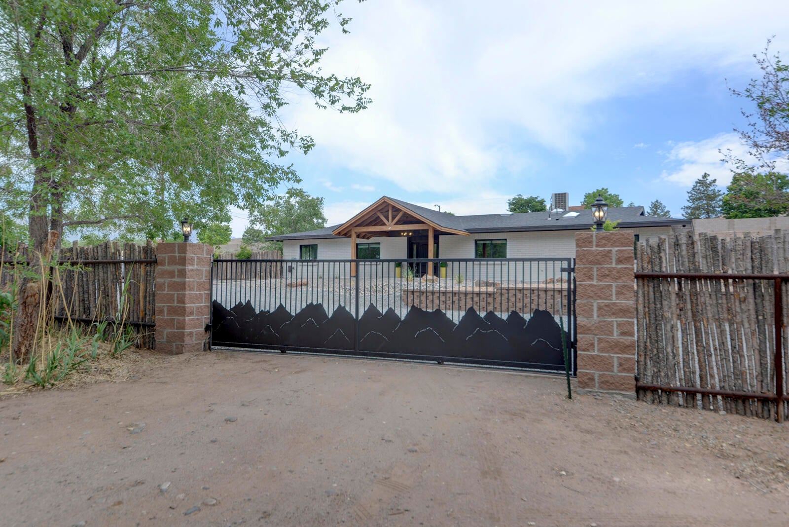Albuquerque, New Mexico, 87113, United States, 4 Bedrooms Bedrooms, ,3 BathroomsBathrooms,Residential,Active,1824505