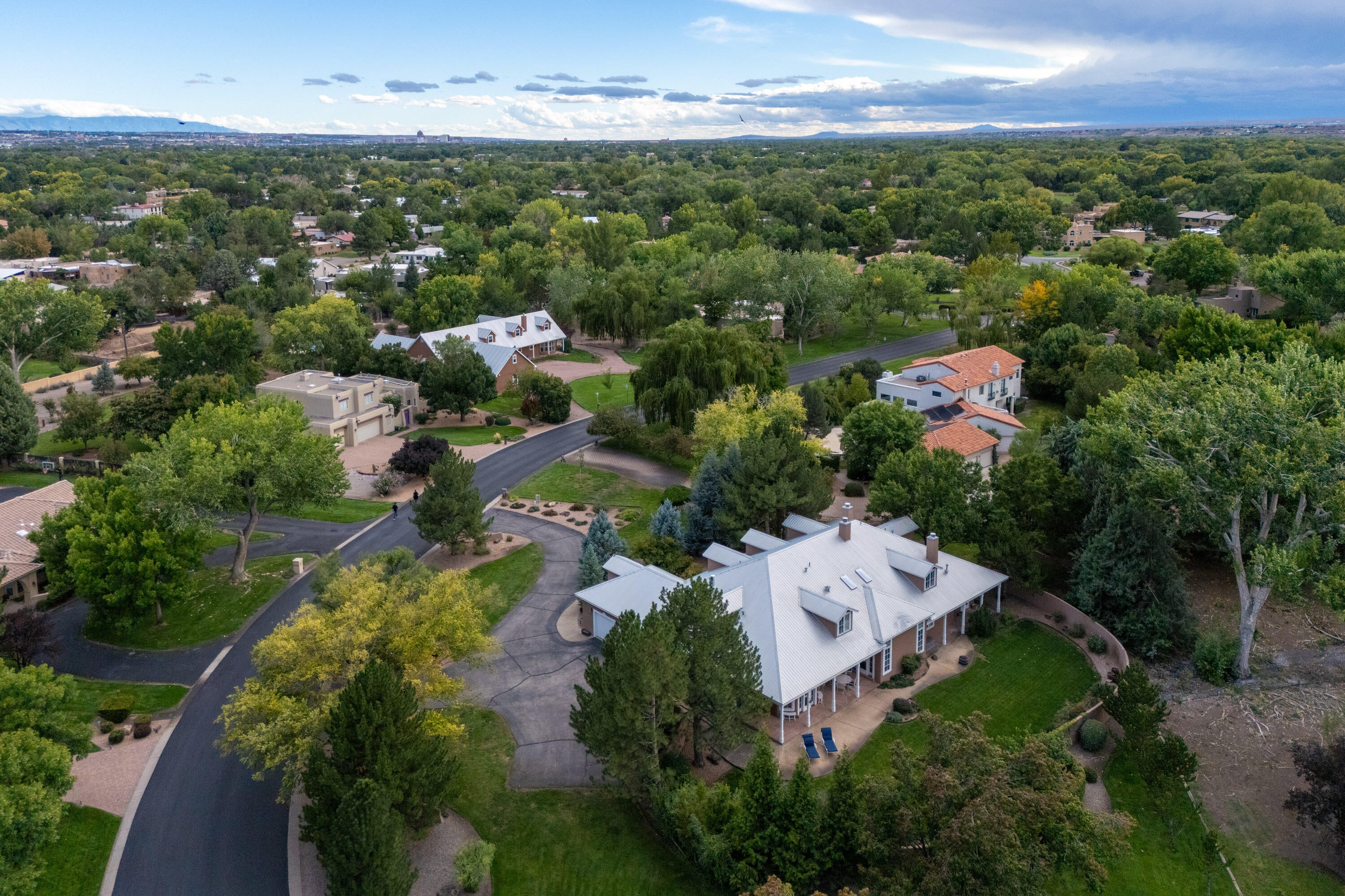 Los Ranchos, New Mexico, 87107, United States, 5 Bedrooms Bedrooms, ,5 BathroomsBathrooms,Residential,Active,1954307