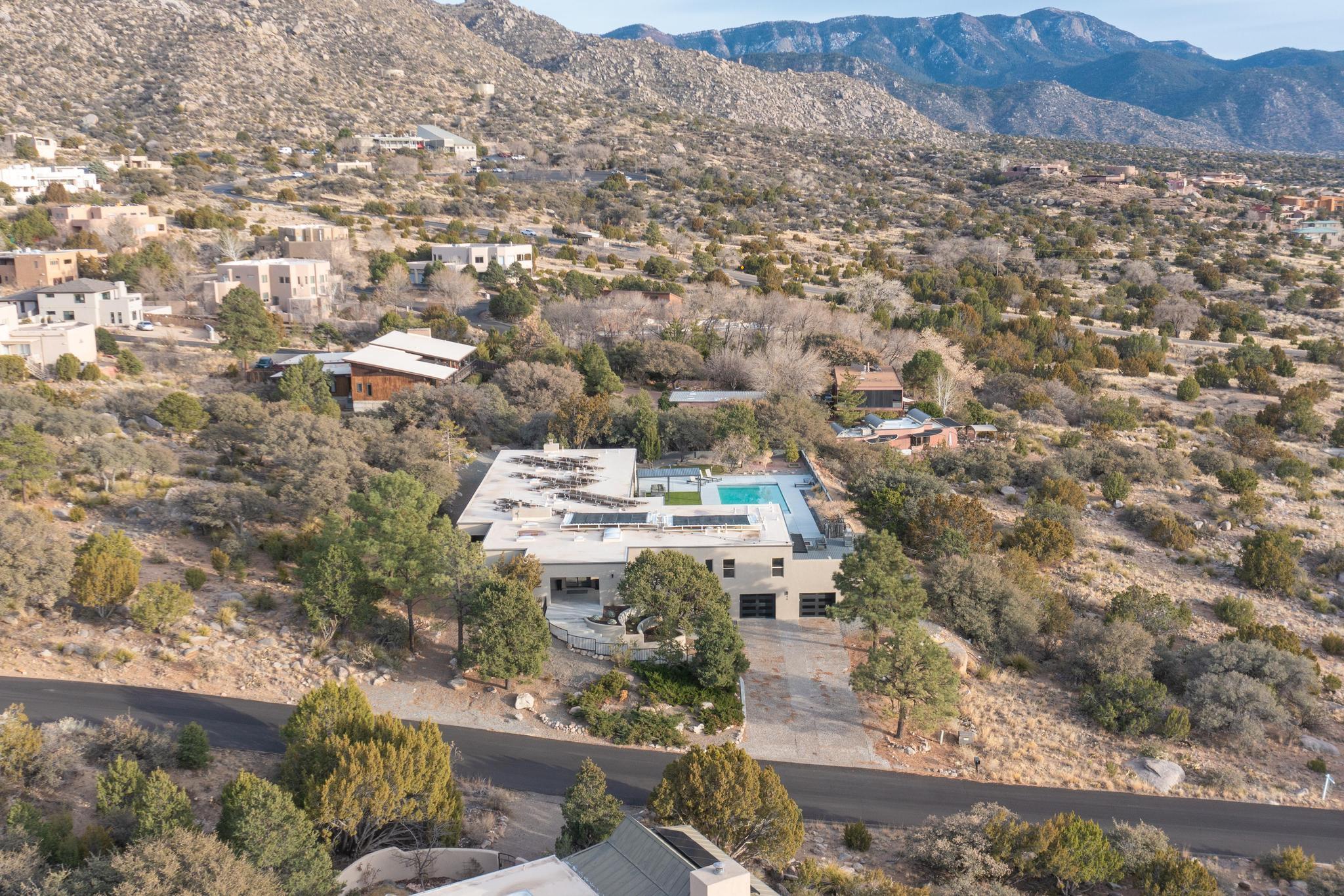 Albuquerque, New Mexico, 87122, United States, 4 Bedrooms Bedrooms, ,7 BathroomsBathrooms,Residential,Active,1970922