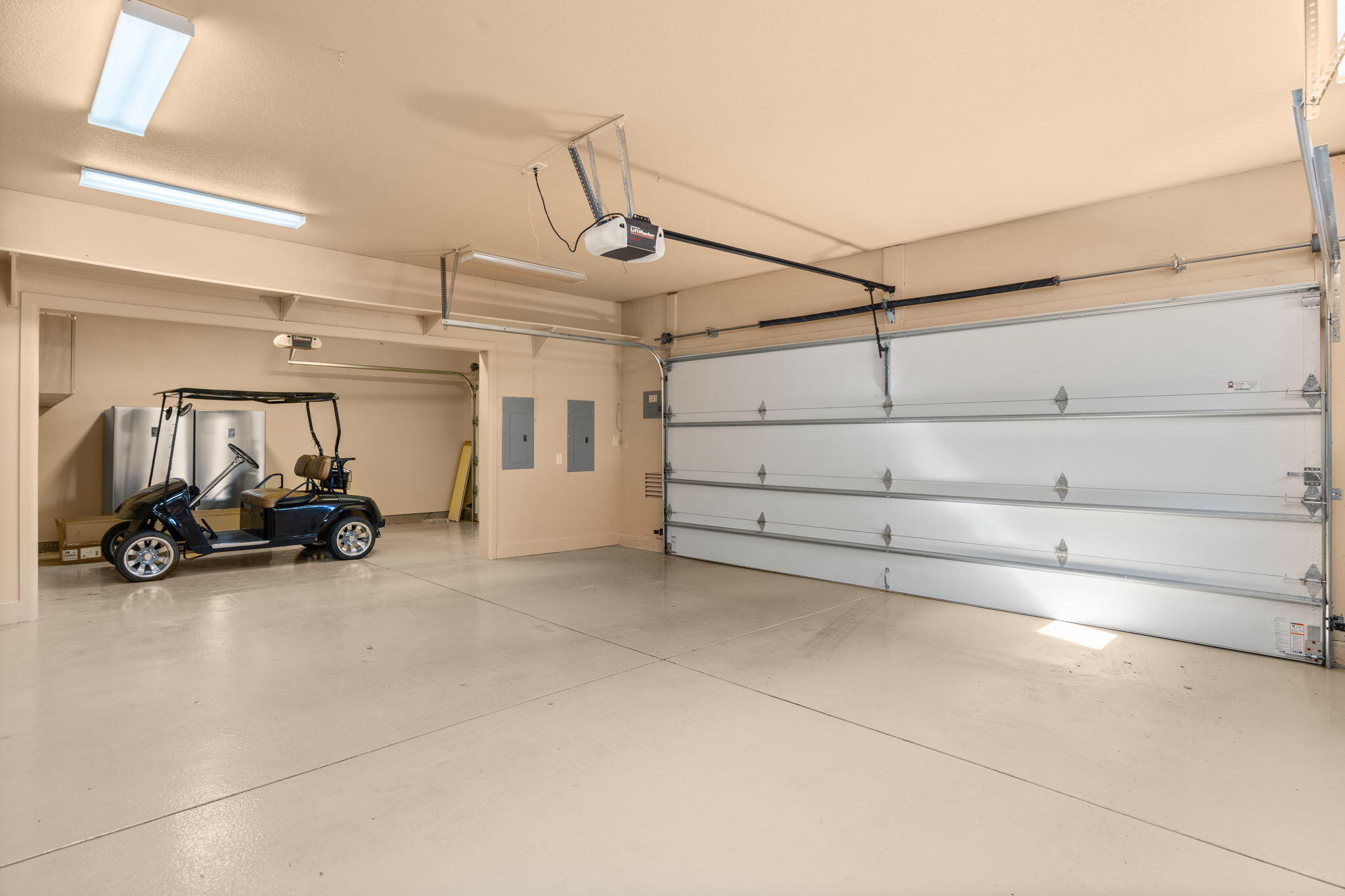 Los Ranchos, New Mexico, 87107, United States, 4 Bedrooms Bedrooms, ,6 BathroomsBathrooms,Residential,Active,1965830