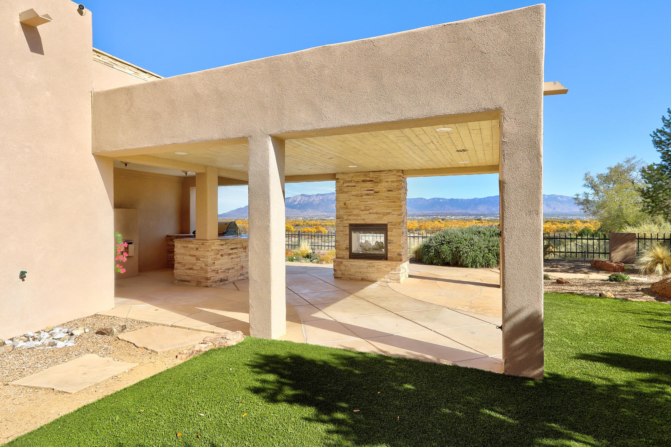 Albuquerque, New Mexico, 87120, United States, 3 Bedrooms Bedrooms, ,4 BathroomsBathrooms,Residential,Active,2001341