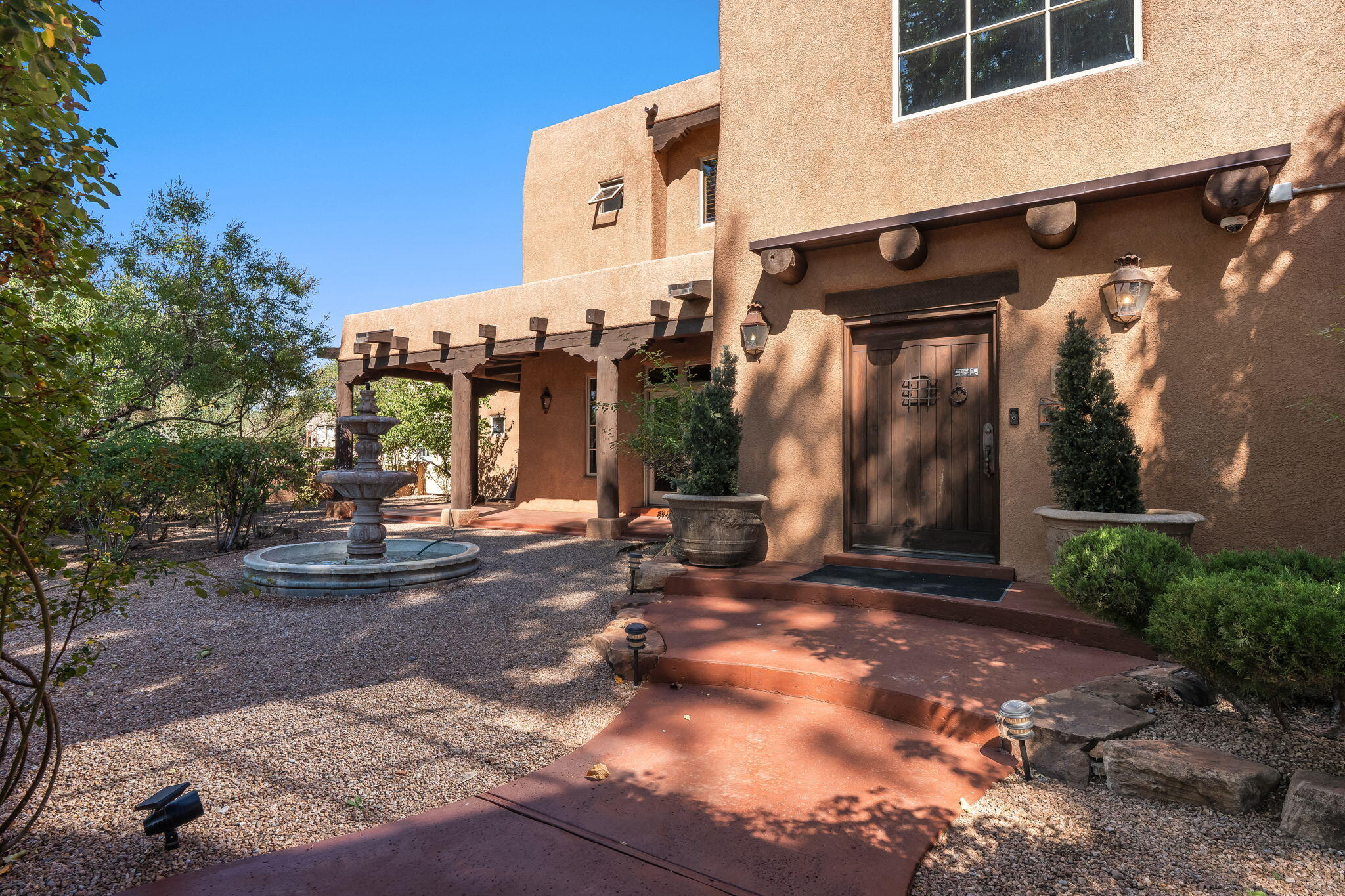 Los Ranchos, New Mexico, 87107, United States, 4 Bedrooms Bedrooms, ,6 BathroomsBathrooms,Residential,Active,1965830