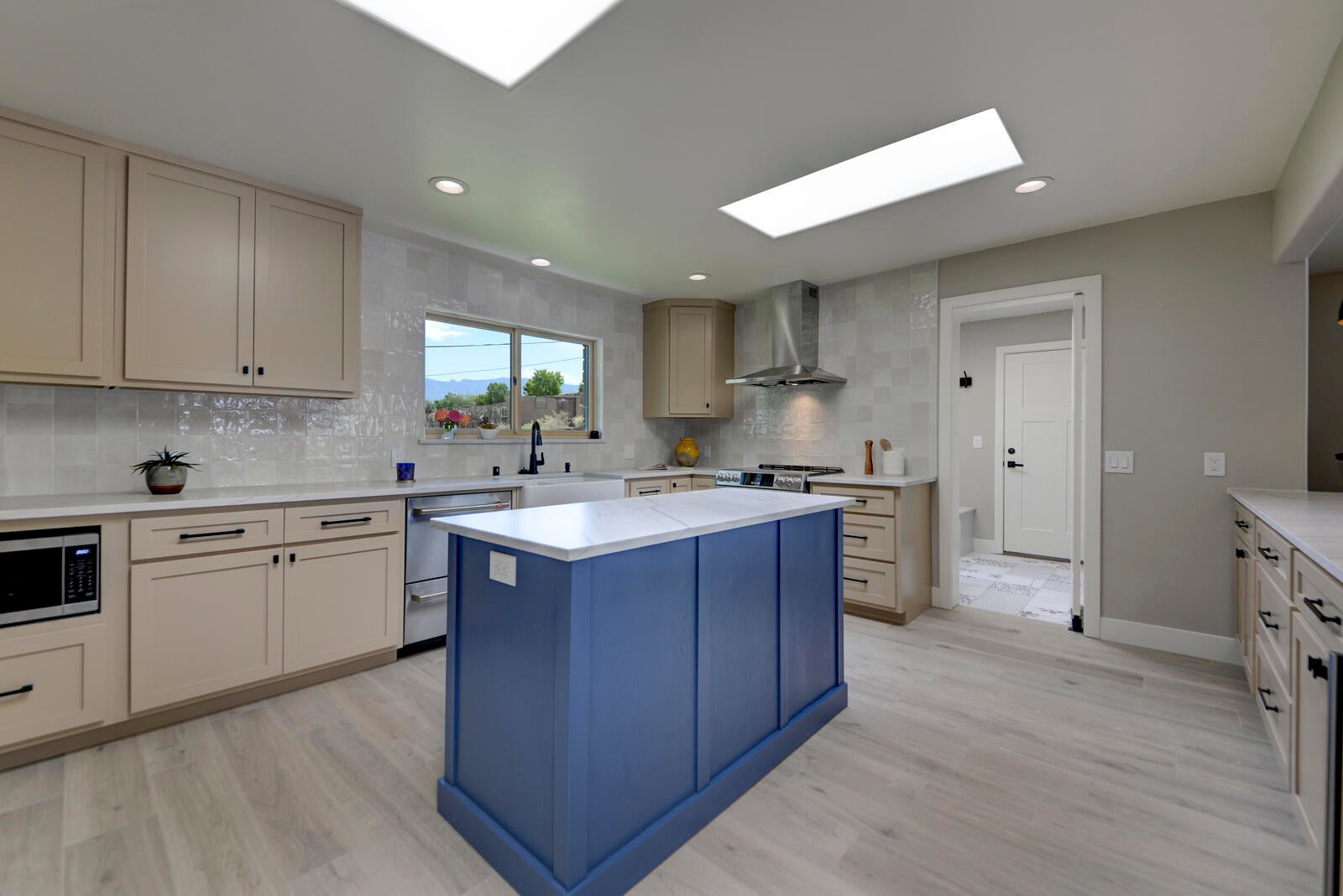 Albuquerque, New Mexico, 87113, United States, 4 Bedrooms Bedrooms, ,3 BathroomsBathrooms,Residential,Active,1824505