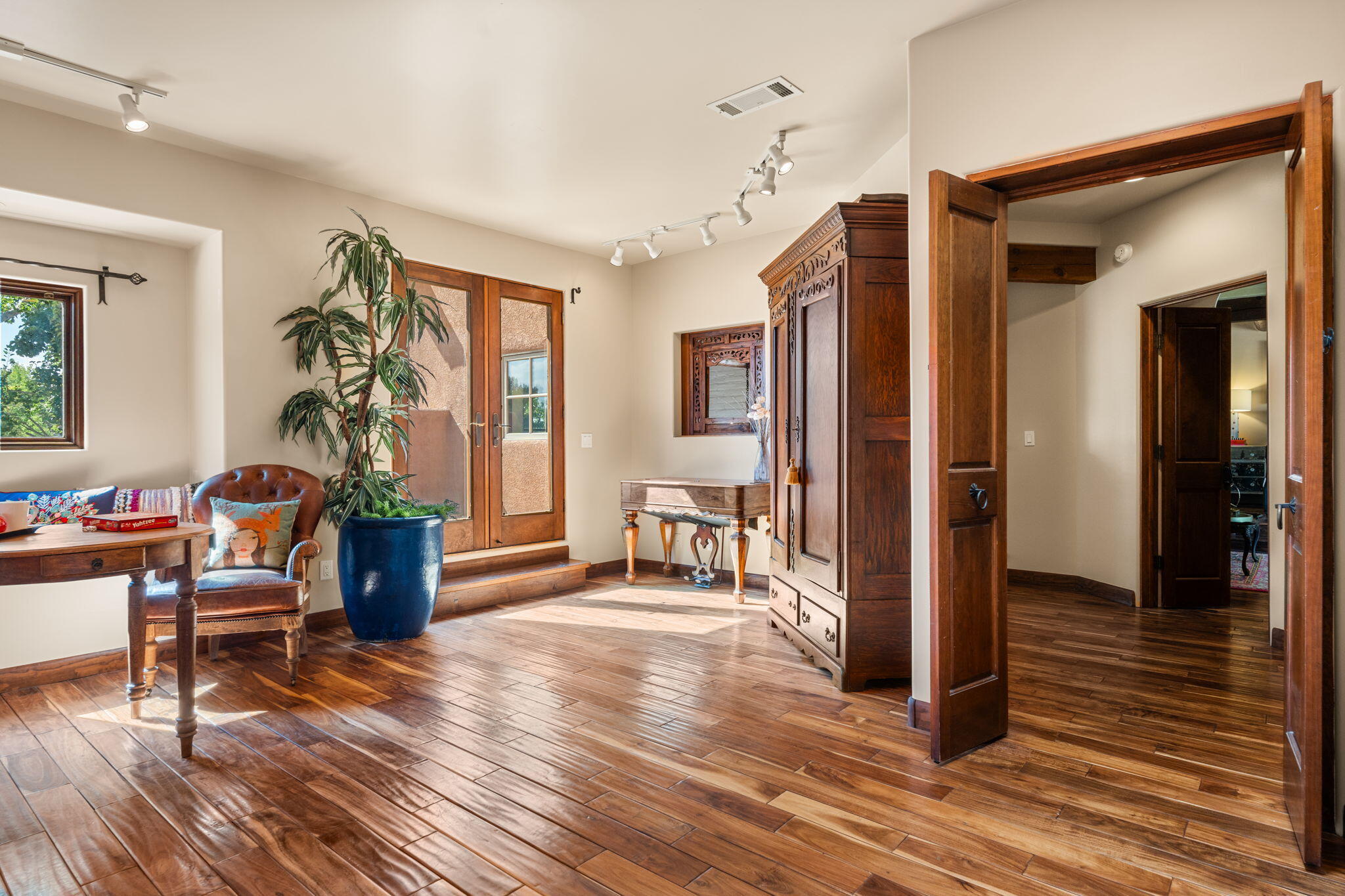 Los Ranchos, New Mexico, 87107, United States, 4 Bedrooms Bedrooms, ,6 BathroomsBathrooms,Residential,Active,1965830