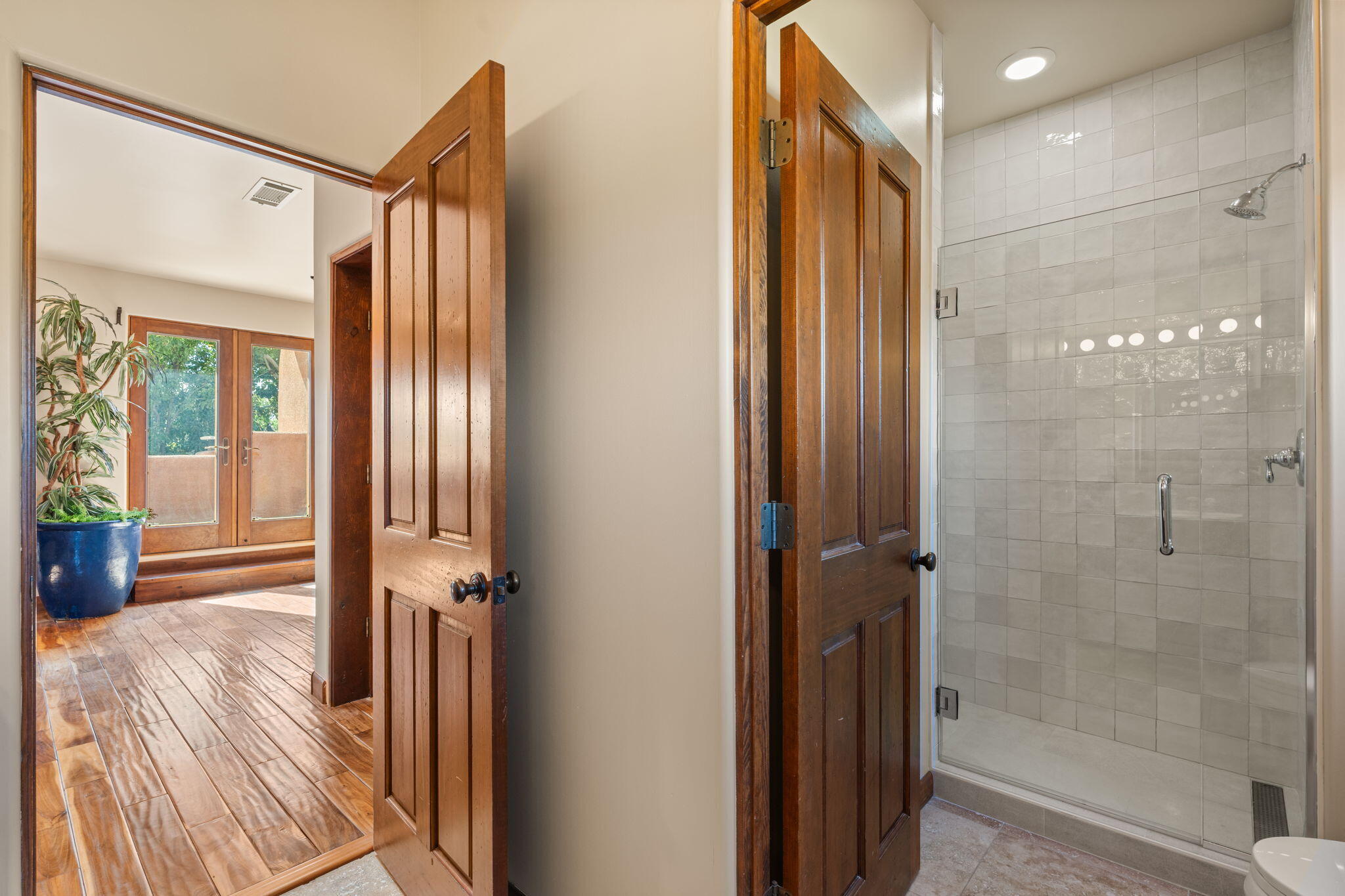 Los Ranchos, New Mexico, 87107, United States, 4 Bedrooms Bedrooms, ,6 BathroomsBathrooms,Residential,Active,1965830