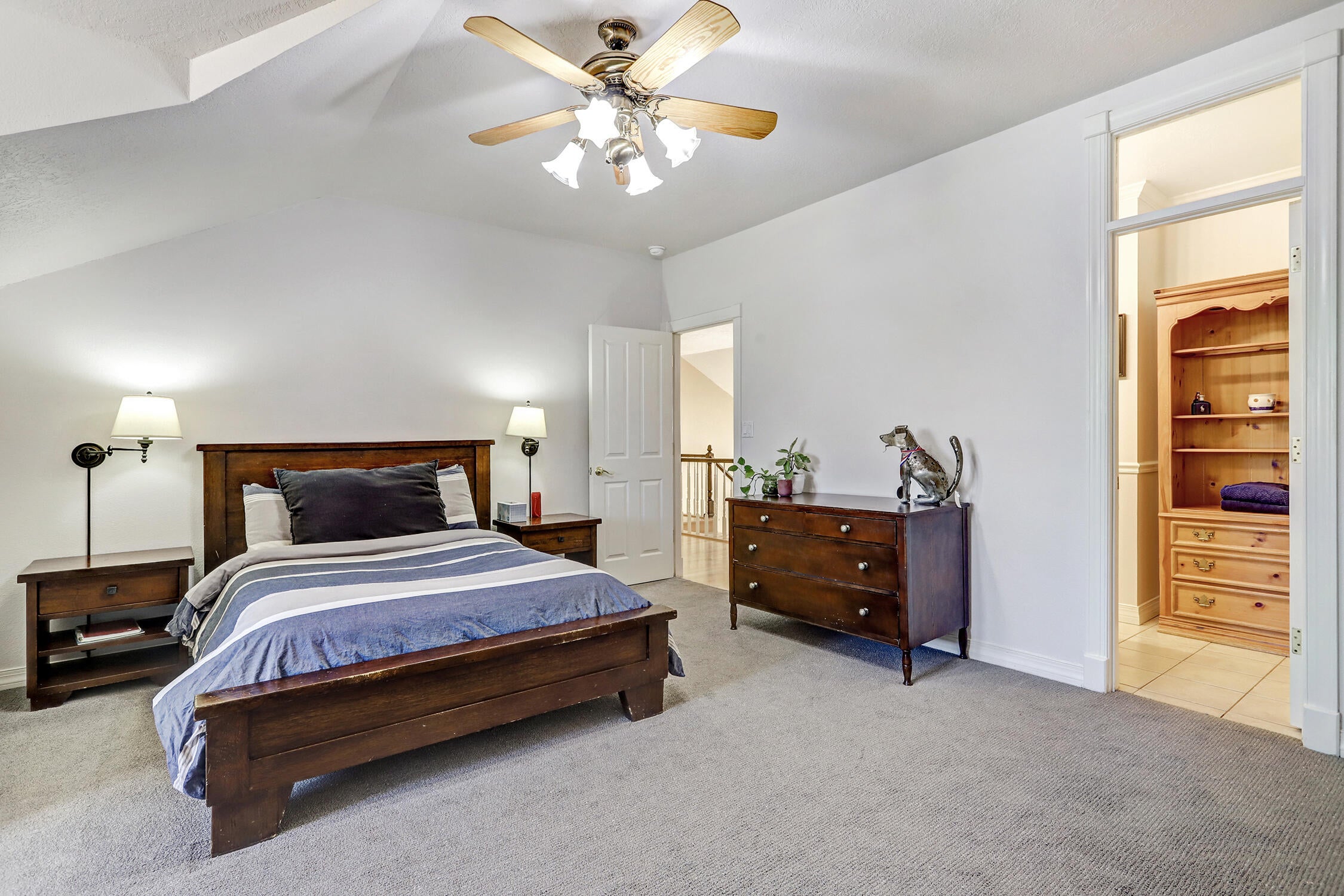 Los Ranchos, New Mexico, 87107, United States, 5 Bedrooms Bedrooms, ,5 BathroomsBathrooms,Residential,Active,1954307