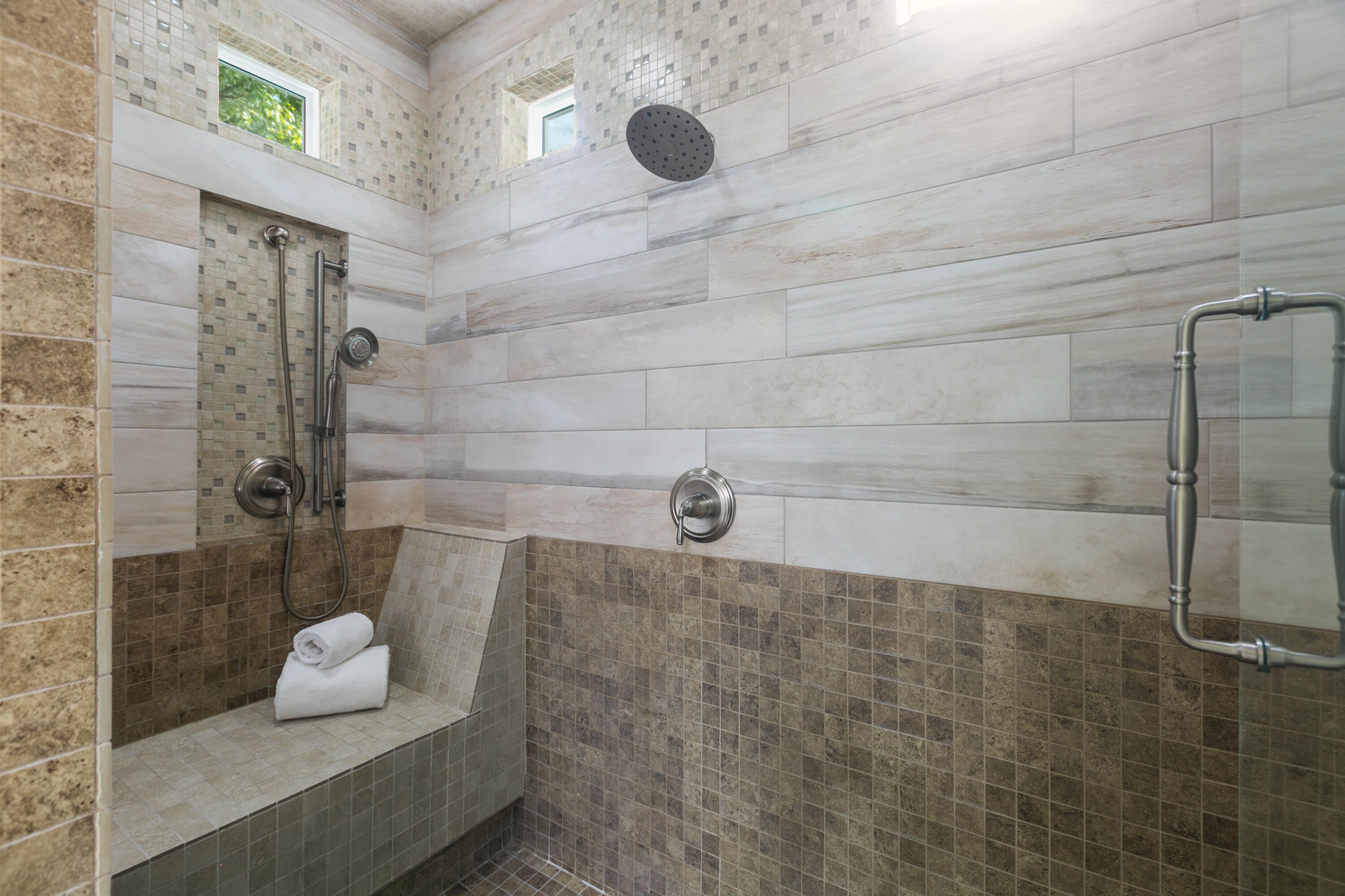 Los Ranchos, New Mexico, 87107, United States, 5 Bedrooms Bedrooms, ,5 BathroomsBathrooms,Residential,Active,1954307