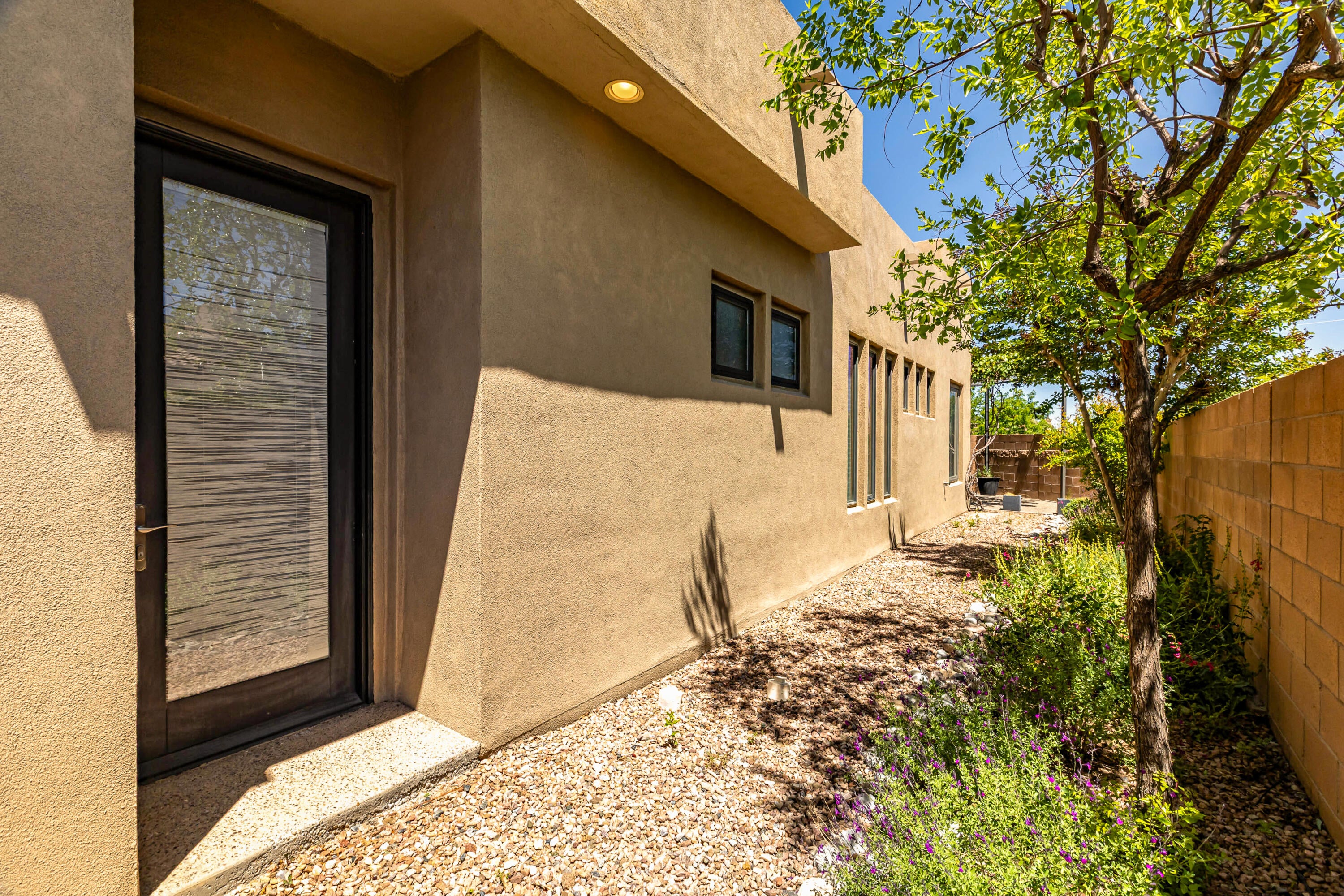 Albuquerque, New Mexico, 87122, United States, 5 Bedrooms Bedrooms, ,4 BathroomsBathrooms,Residential,Active,2044982