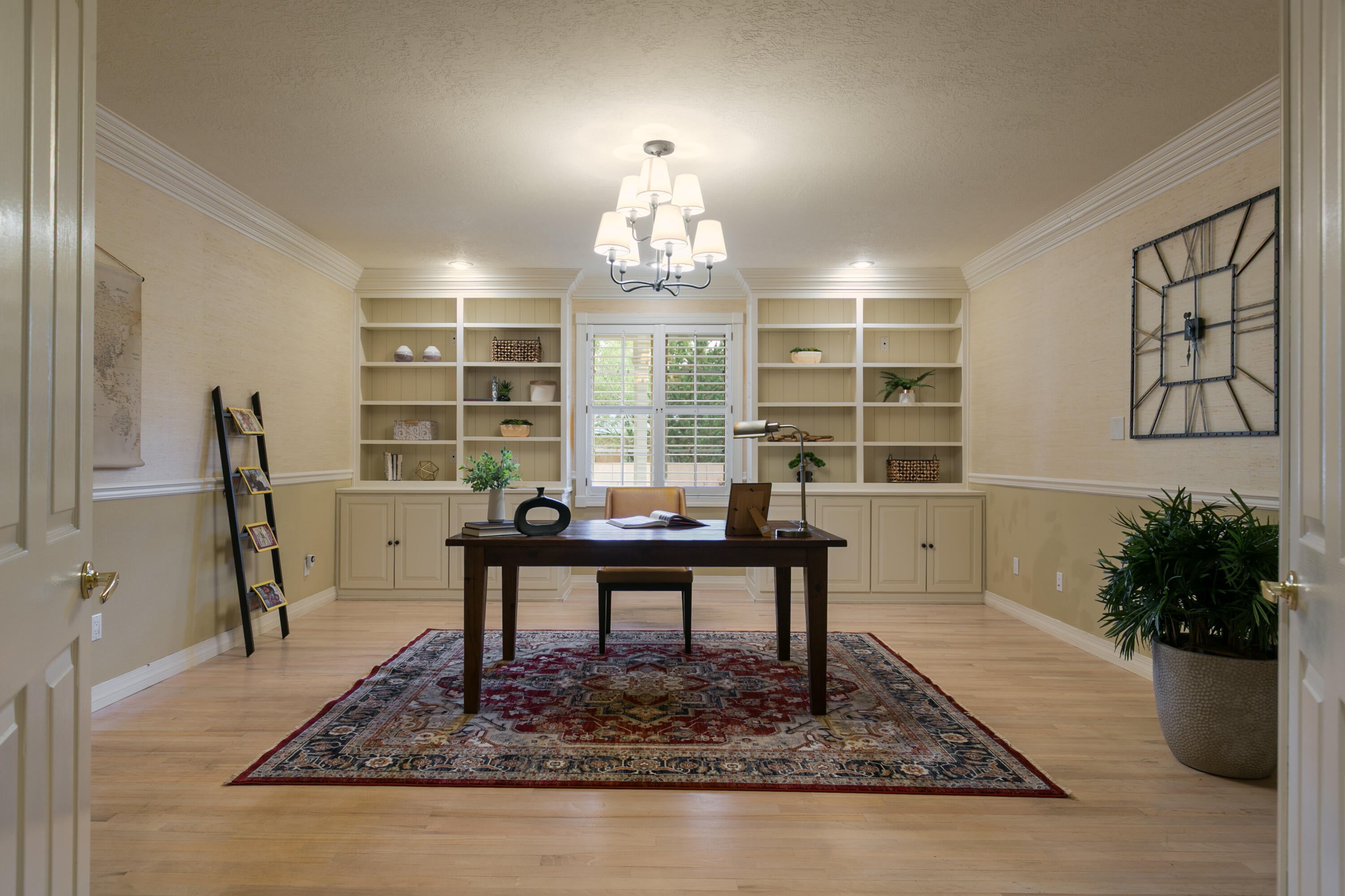 Los Ranchos, New Mexico, 87107, United States, 5 Bedrooms Bedrooms, ,5 BathroomsBathrooms,Residential,Active,1954307