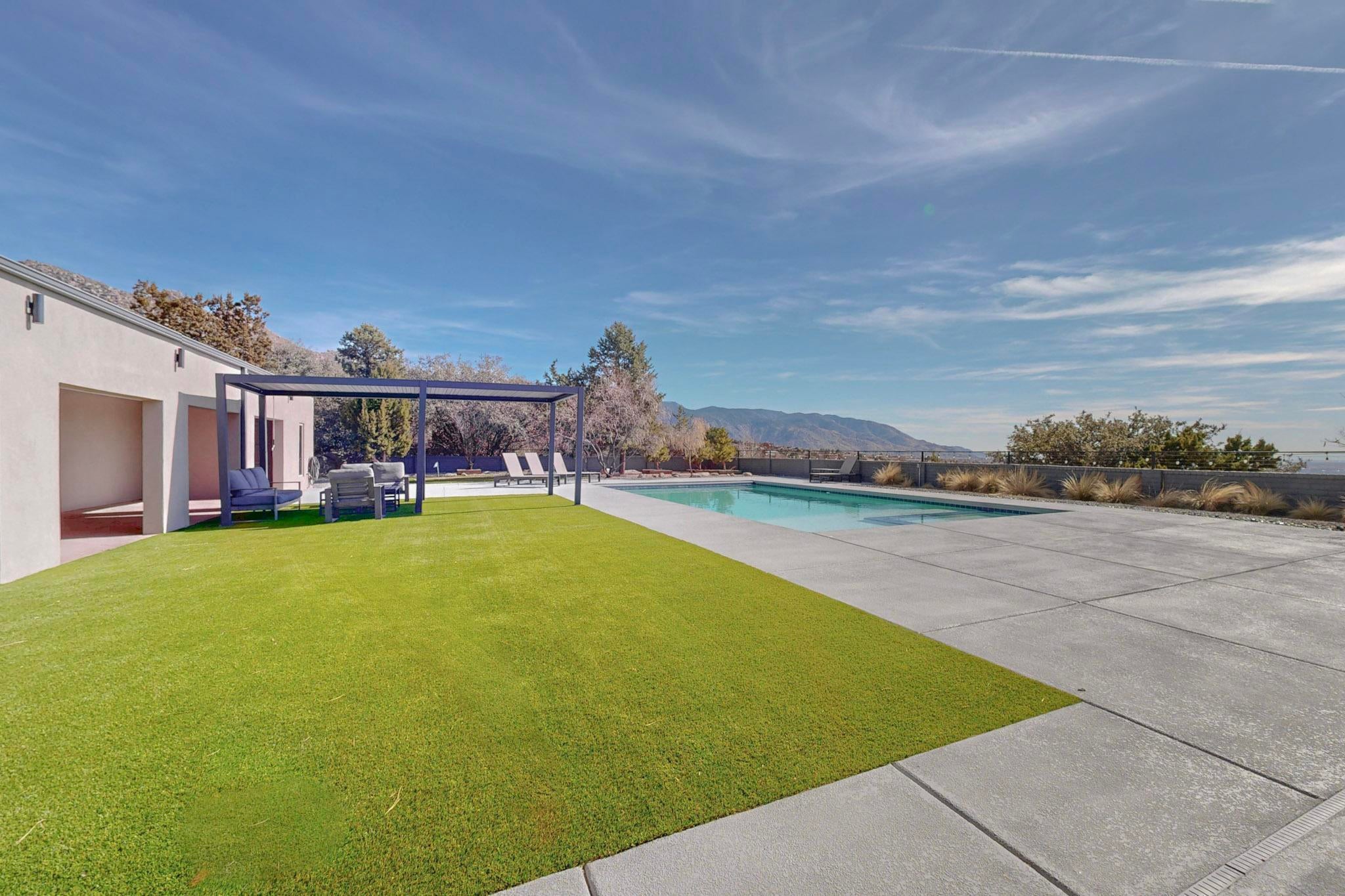 Albuquerque, New Mexico, 87122, United States, 4 Bedrooms Bedrooms, ,7 BathroomsBathrooms,Residential,Active,1970922