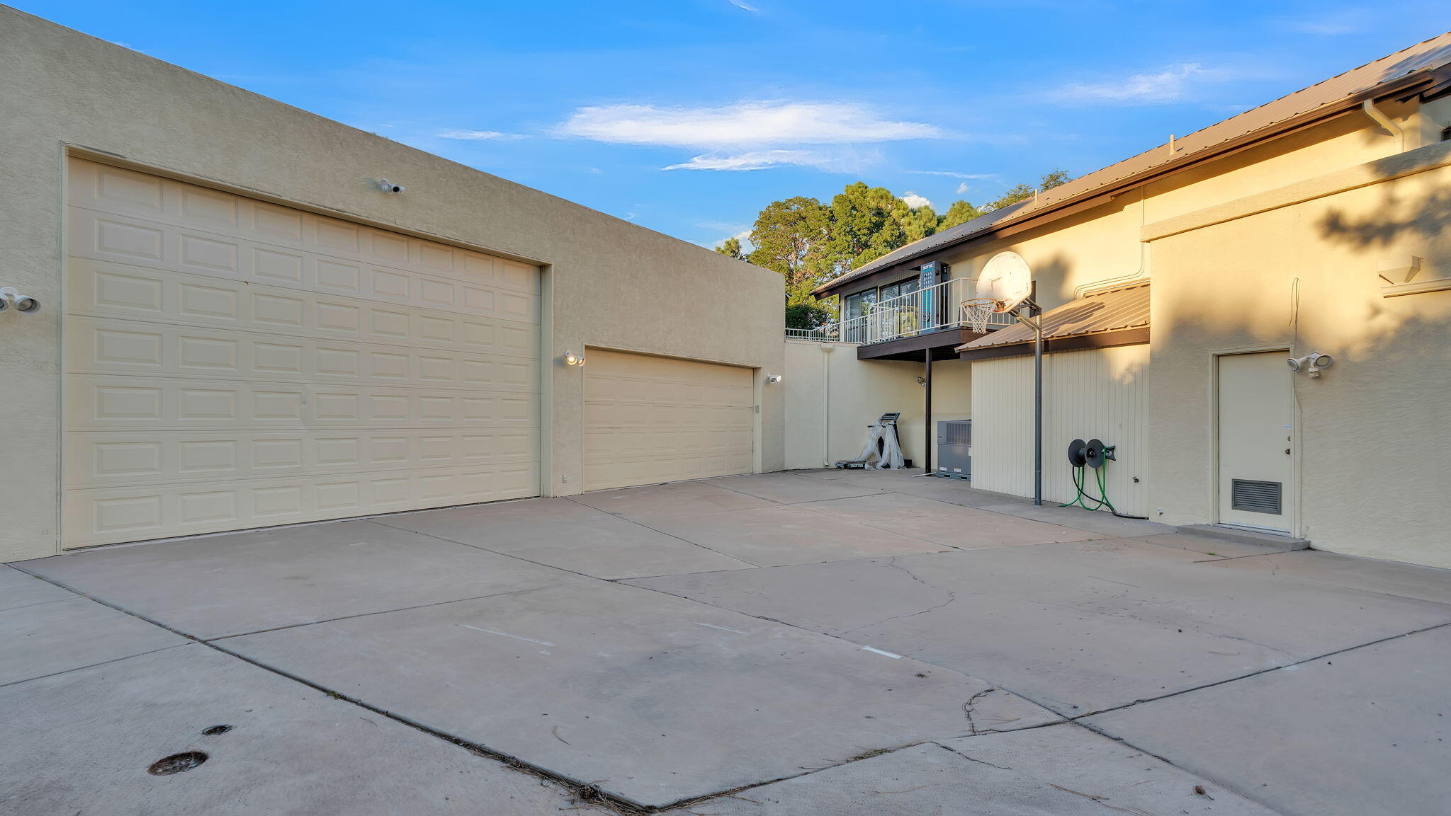 Albuquerque, New Mexico, 87111, United States, 4 Bedrooms Bedrooms, ,3 BathroomsBathrooms,Residential,Active,1965790