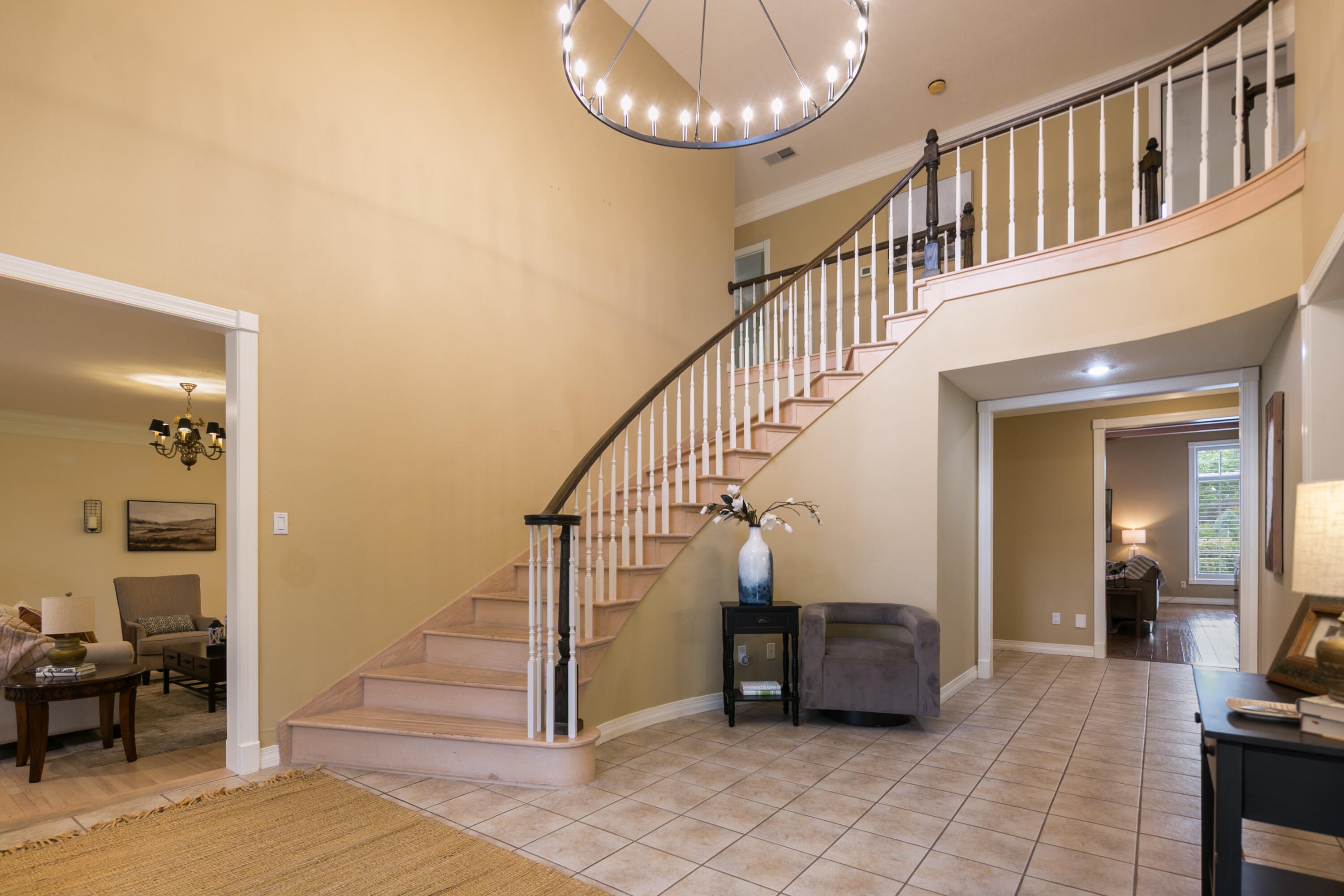 Los Ranchos, New Mexico, 87107, United States, 5 Bedrooms Bedrooms, ,5 BathroomsBathrooms,Residential,Active,1954307