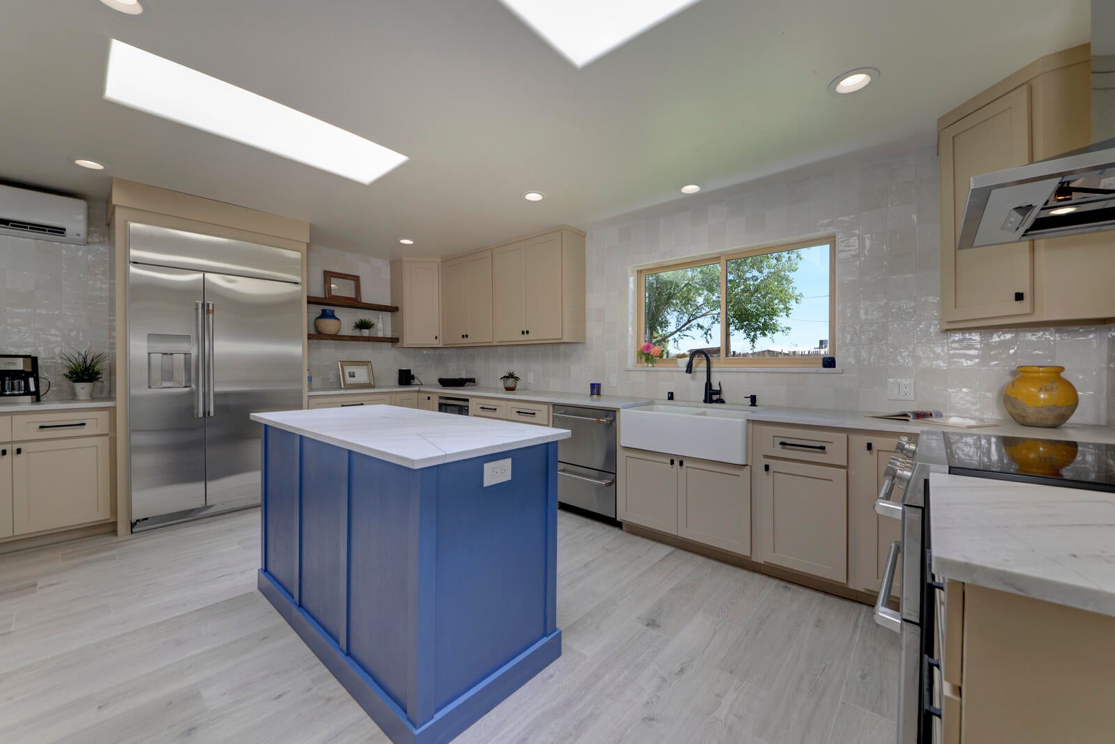 Albuquerque, New Mexico, 87113, United States, 4 Bedrooms Bedrooms, ,3 BathroomsBathrooms,Residential,Active,1824505