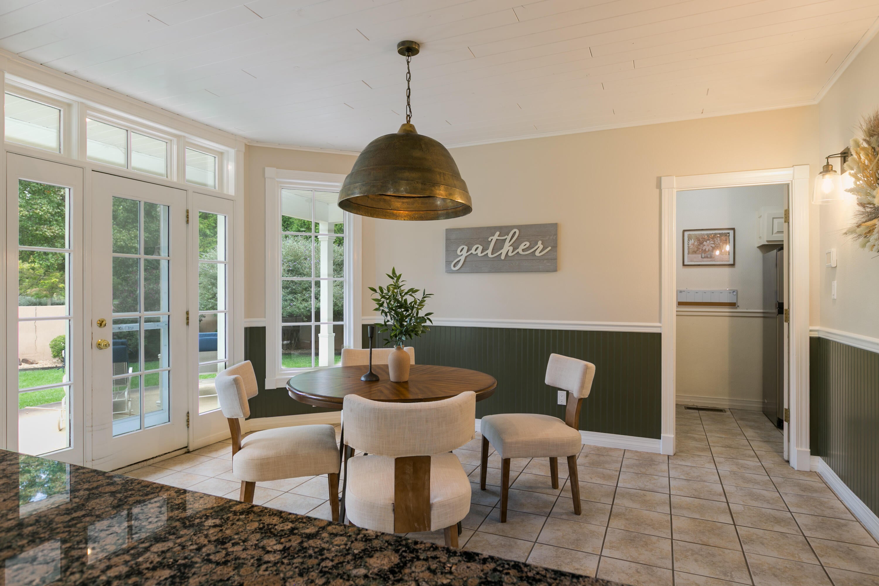 Los Ranchos, New Mexico, 87107, United States, 5 Bedrooms Bedrooms, ,5 BathroomsBathrooms,Residential,Active,1954307