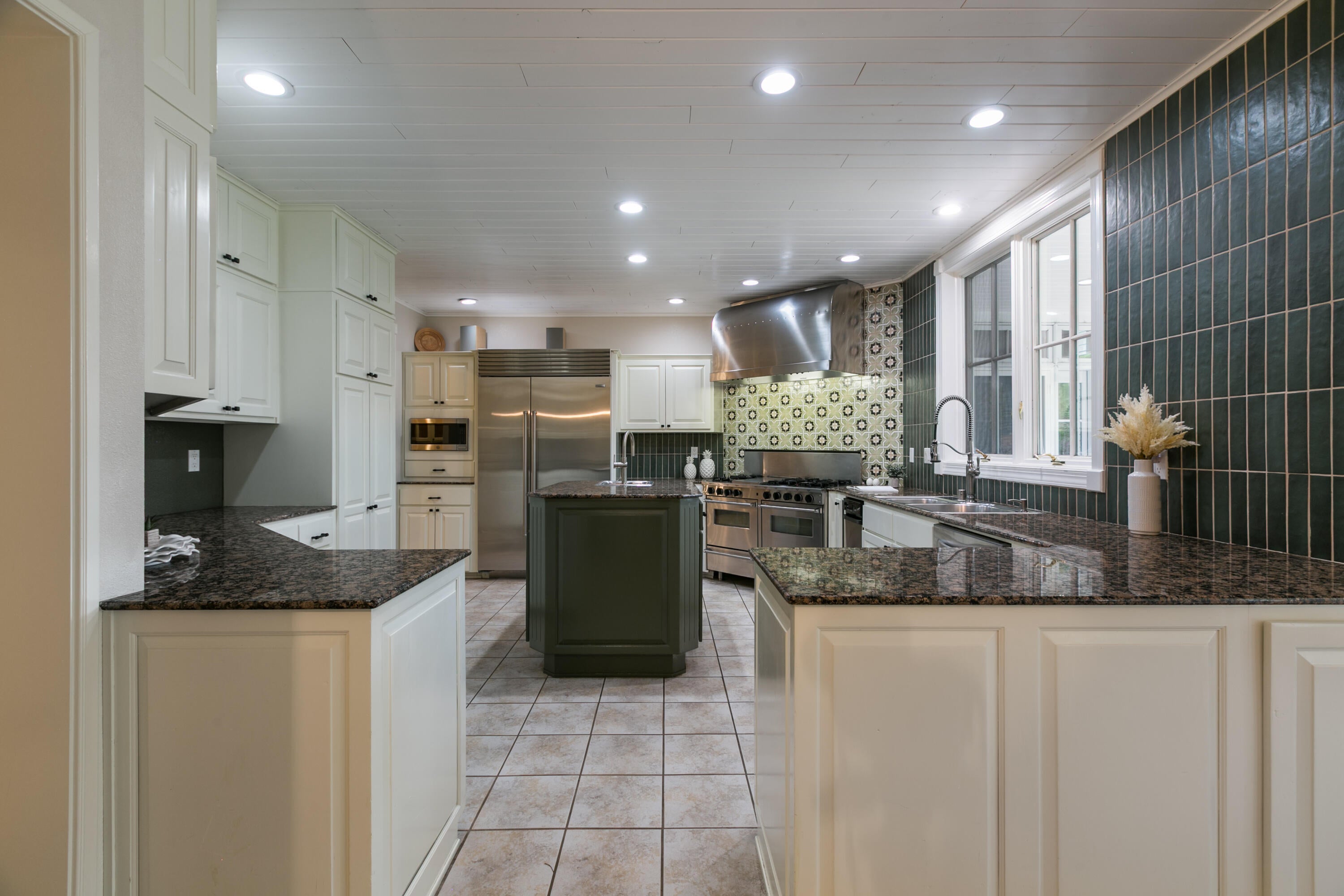 Los Ranchos, New Mexico, 87107, United States, 5 Bedrooms Bedrooms, ,5 BathroomsBathrooms,Residential,Active,1954307