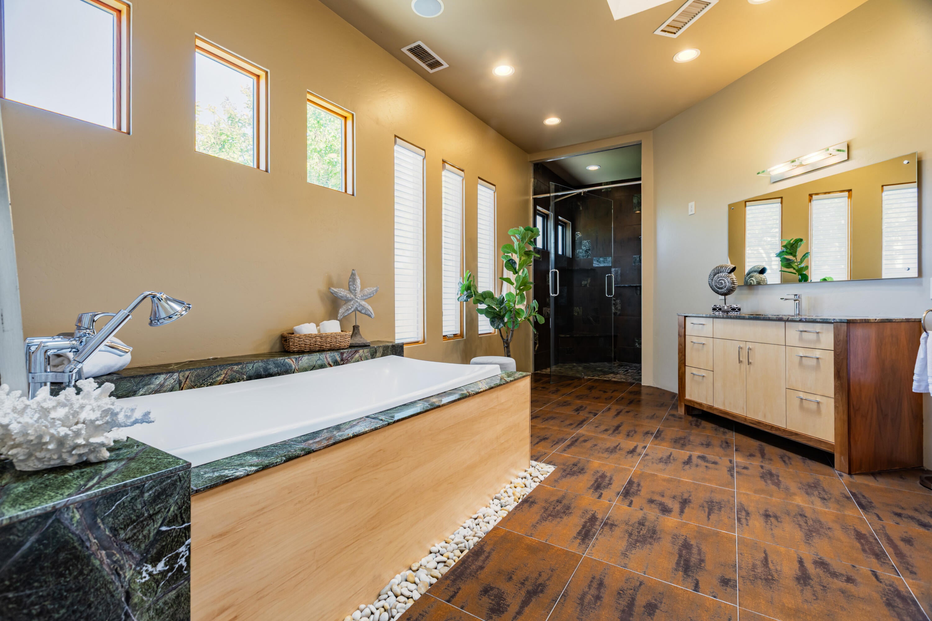 Albuquerque, New Mexico, 87122, United States, 5 Bedrooms Bedrooms, ,4 BathroomsBathrooms,Residential,Active,2044982