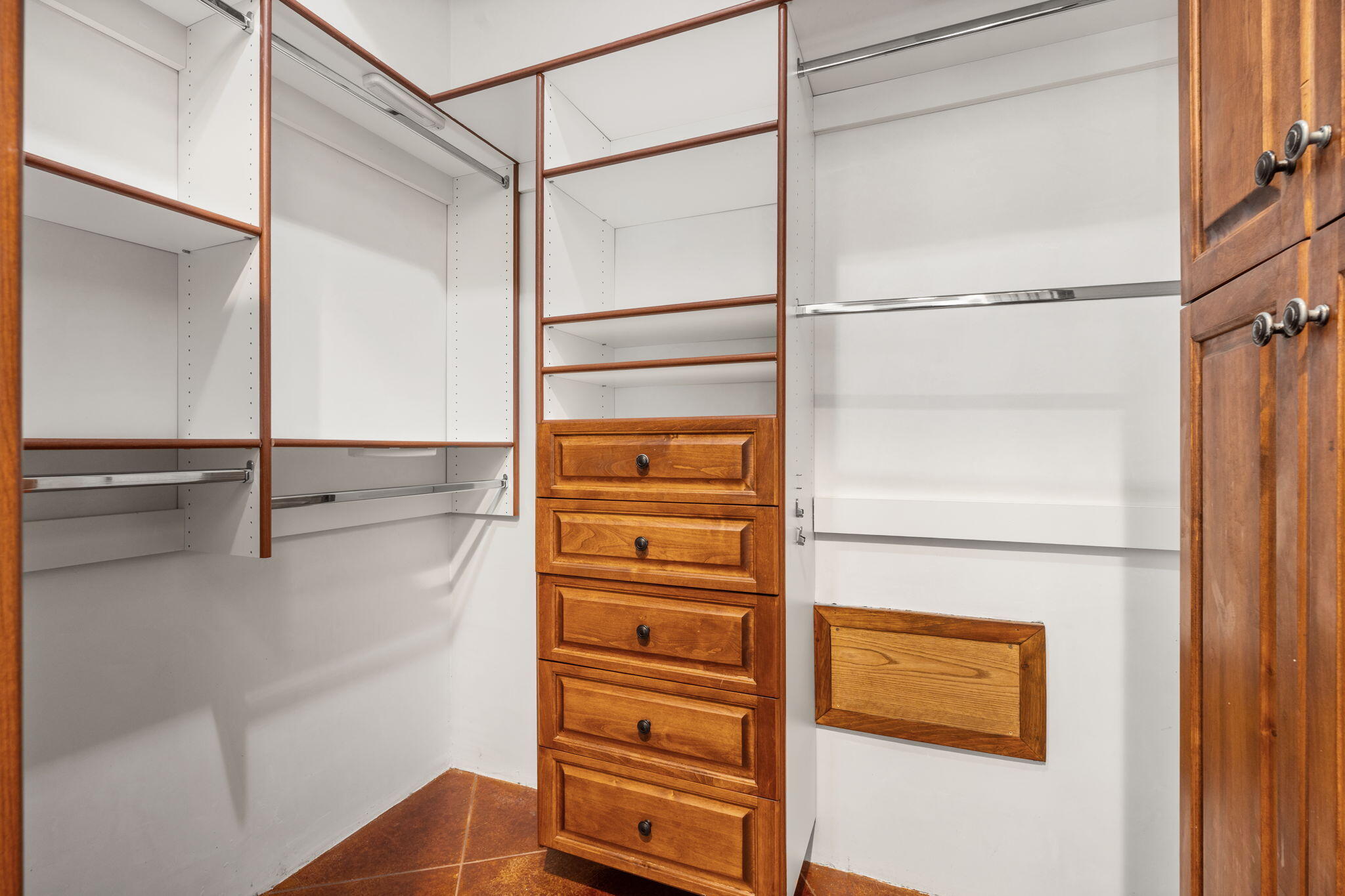 Los Ranchos, New Mexico, 87107, United States, 4 Bedrooms Bedrooms, ,6 BathroomsBathrooms,Residential,Active,1965830