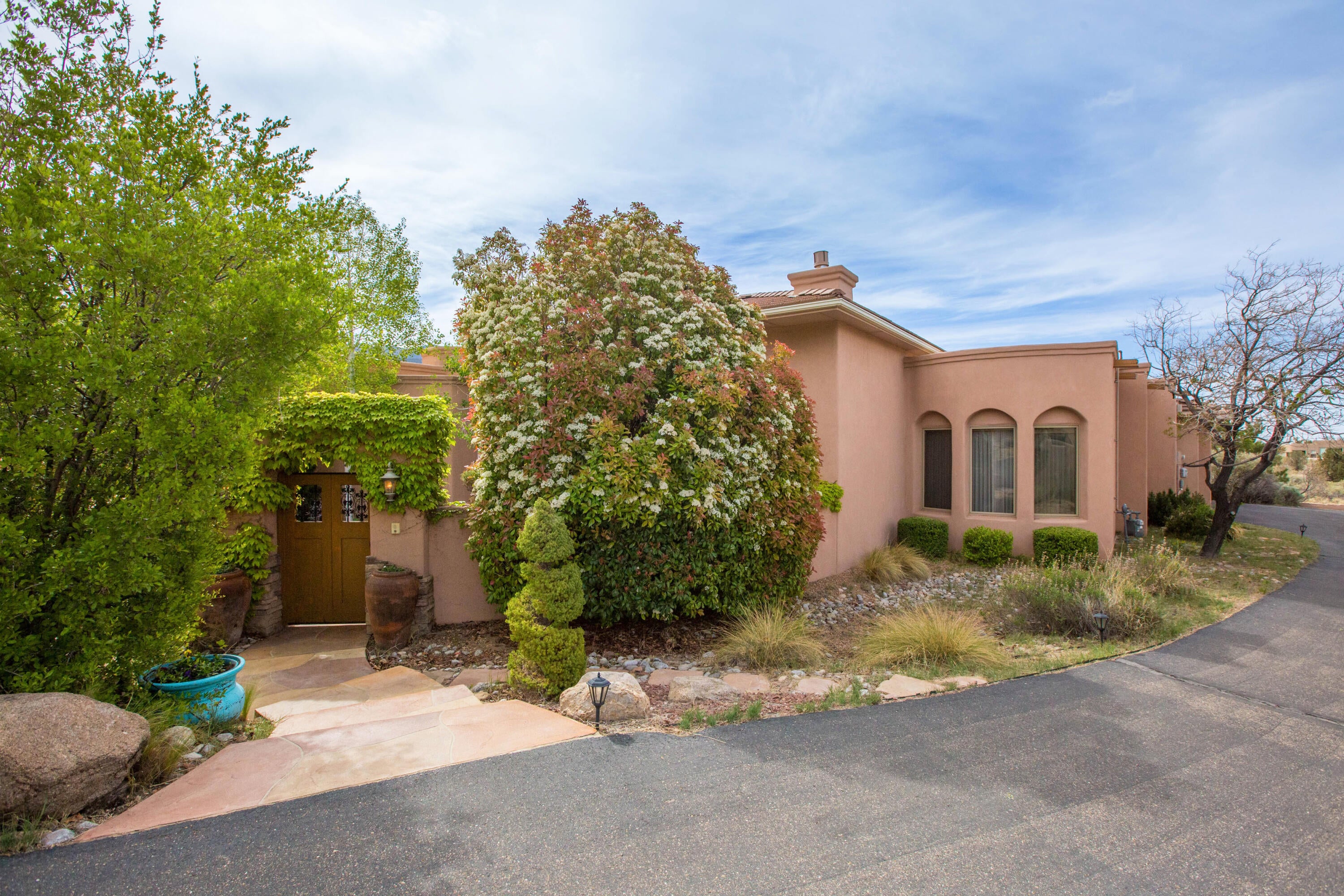 Albuquerque, New Mexico, 87111, United States, 3 Bedrooms Bedrooms, ,3 BathroomsBathrooms,Residential,Active,2042755