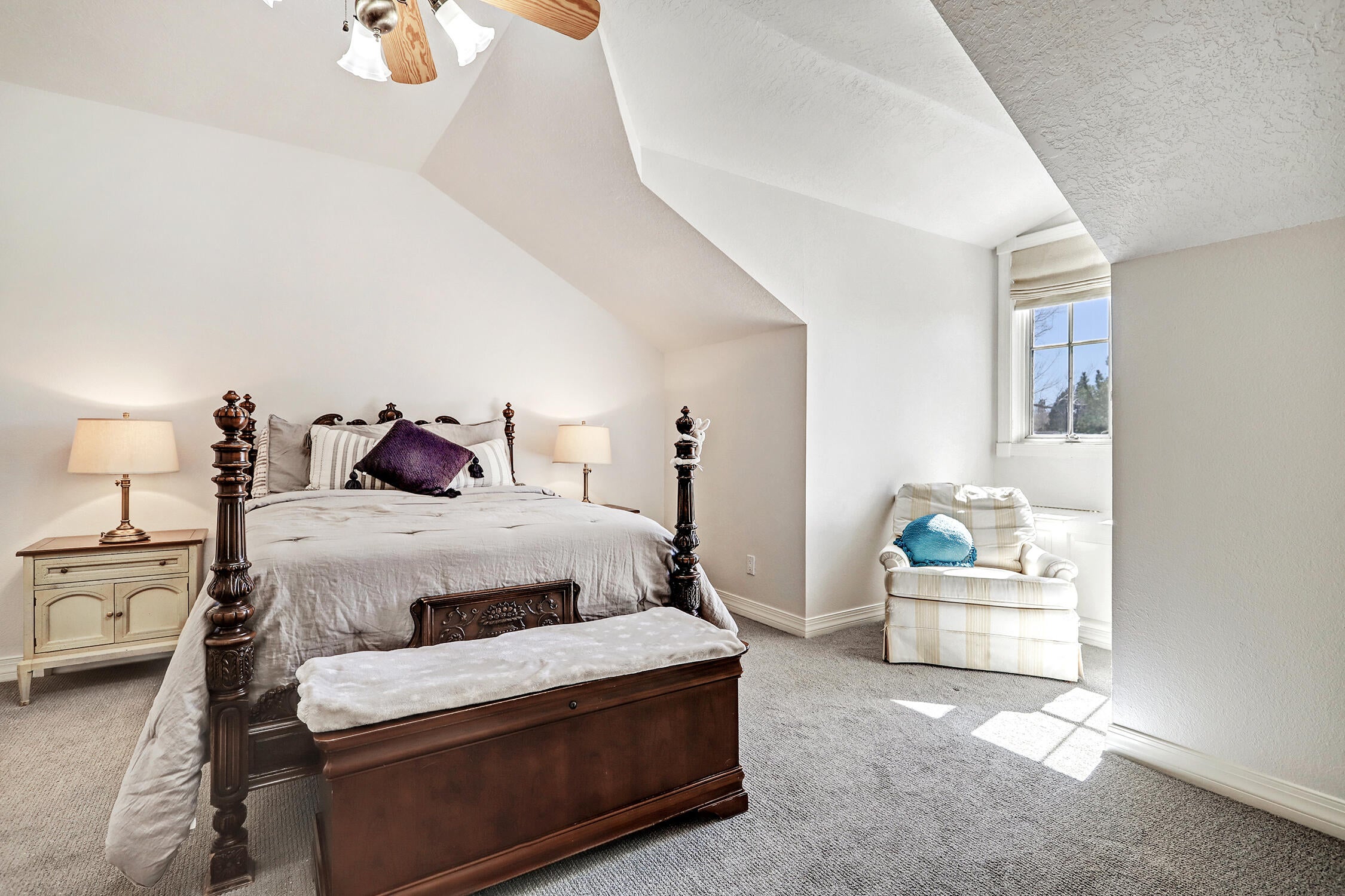 Los Ranchos, New Mexico, 87107, United States, 5 Bedrooms Bedrooms, ,5 BathroomsBathrooms,Residential,Active,1954307