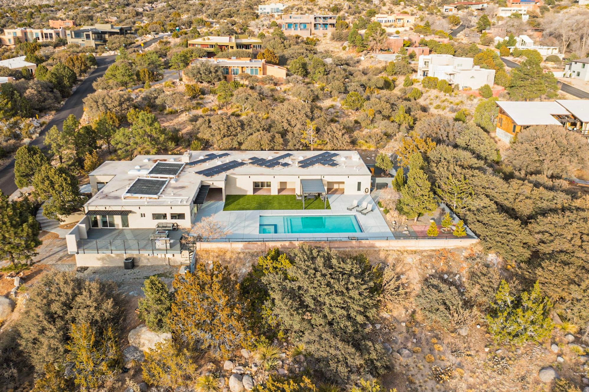 Albuquerque, New Mexico, 87122, United States, 4 Bedrooms Bedrooms, ,7 BathroomsBathrooms,Residential,Active,1970922