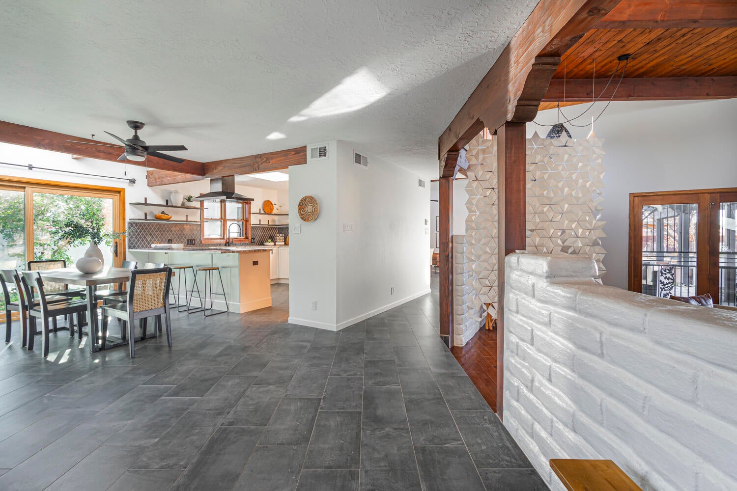 Albuquerque, New Mexico, 87107, United States, 4 Bedrooms Bedrooms, ,4 BathroomsBathrooms,Residential,Pending,2007350