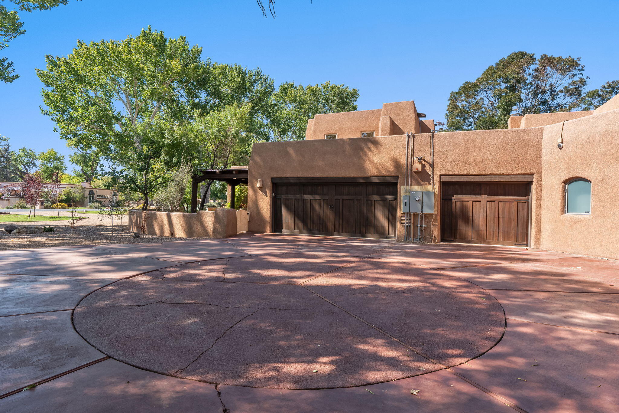 Los Ranchos, New Mexico, 87107, United States, 4 Bedrooms Bedrooms, ,6 BathroomsBathrooms,Residential,Active,1965830