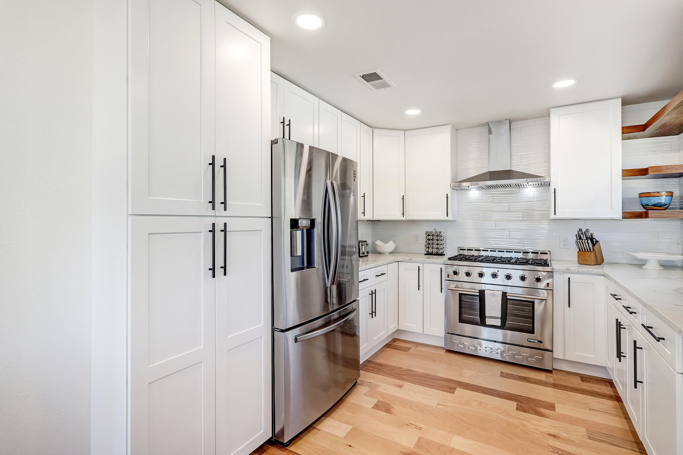 Santa Fe, New Mexico, 87507, United States, ,4 BathroomsBathrooms,Residential,Active,1780385