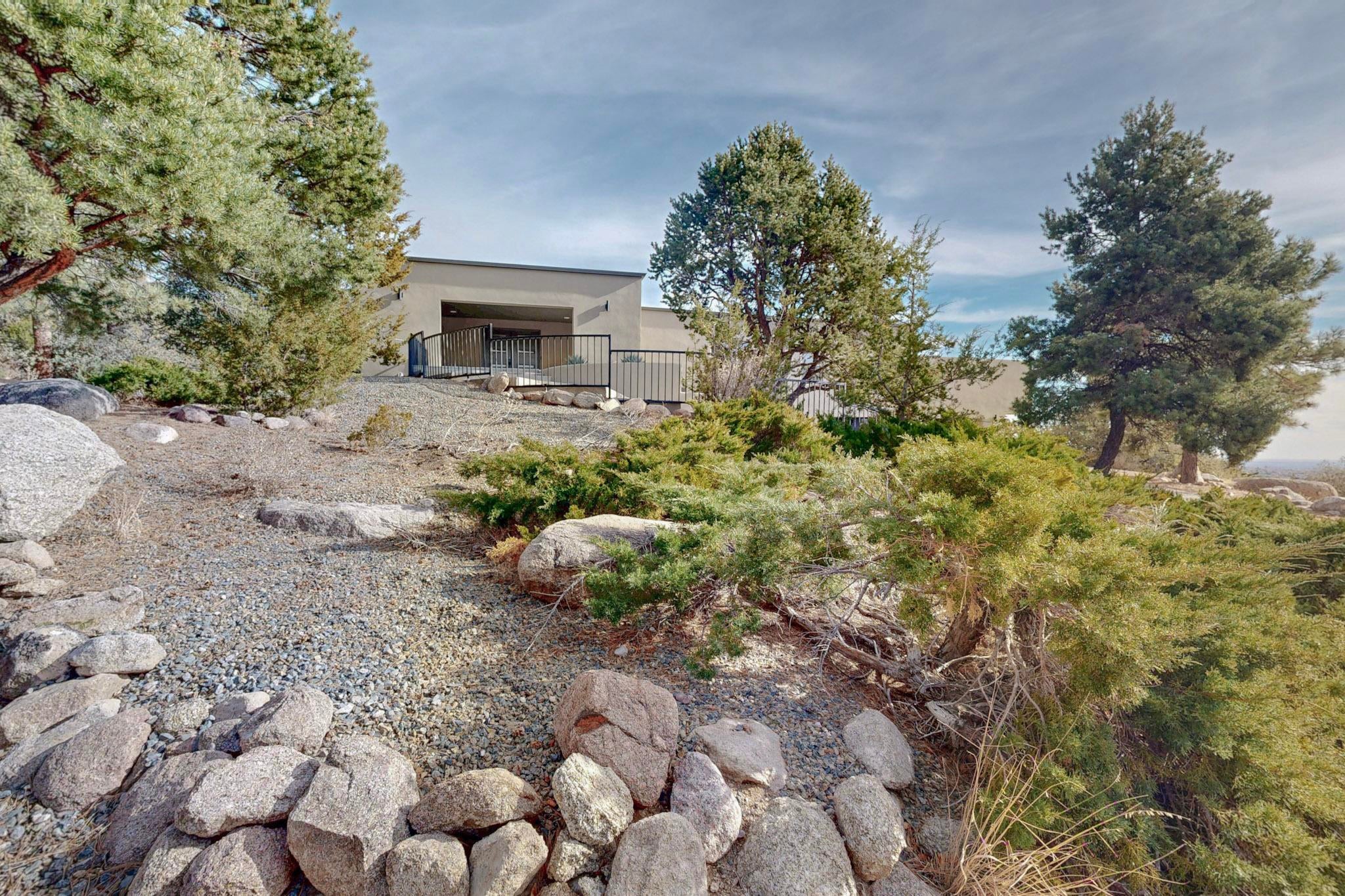 Albuquerque, New Mexico, 87122, United States, 4 Bedrooms Bedrooms, ,7 BathroomsBathrooms,Residential,Active,1970922